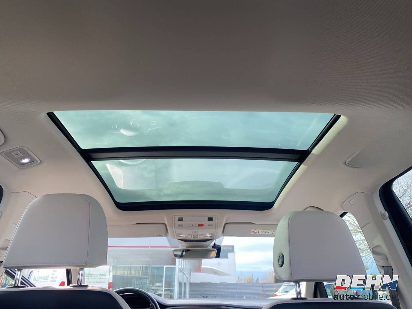 Volkswagen T-Roc 1.5 TSI Style LED ACC Leder Sposi Pano Vir foto 20