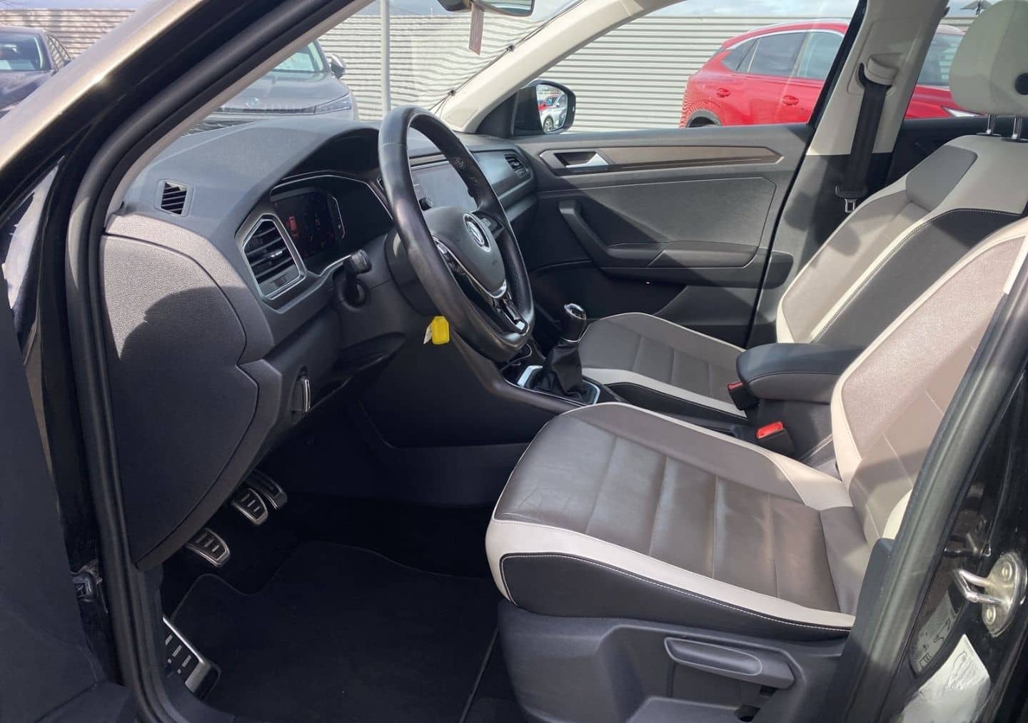 Volkswagen T-Roc 1.5 TSI Style LED ACC Leder Sposi Pano Vir foto 7