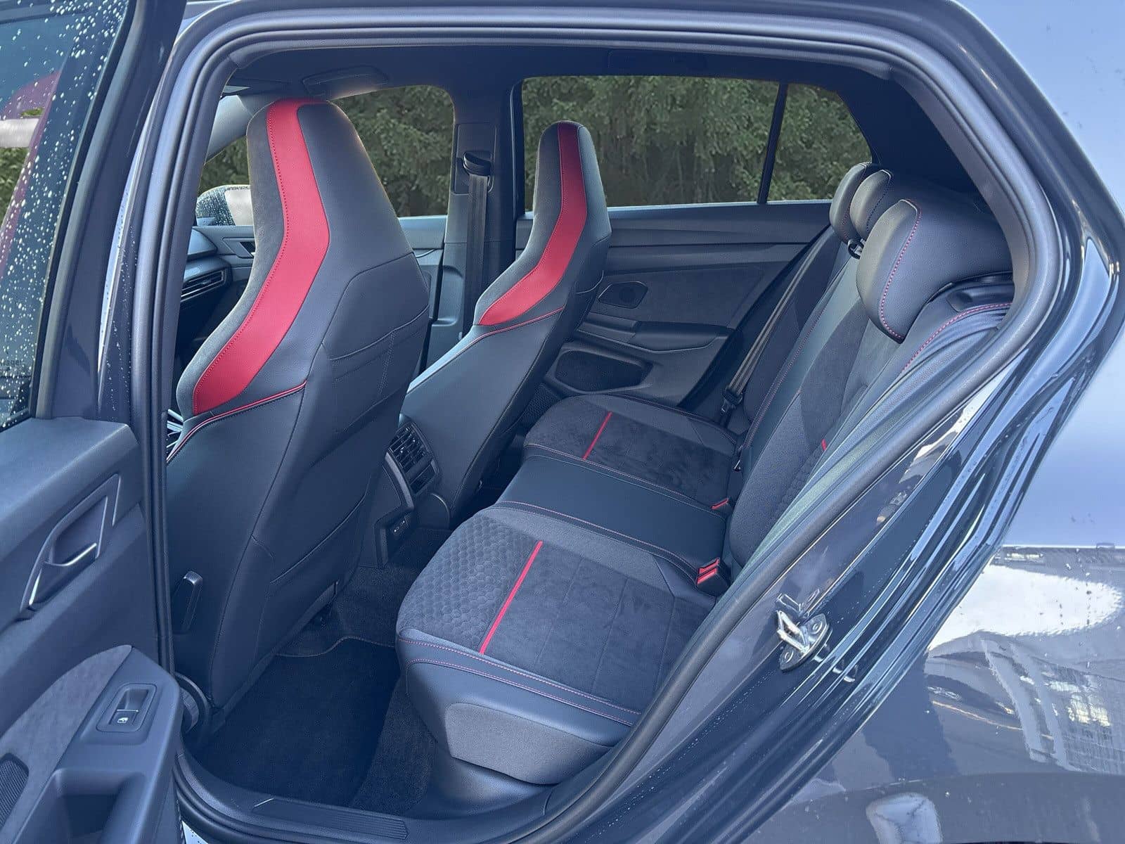 Volkswagen Golf VIII GTI Clubsport 2.0 TSI LED ACC foto 18