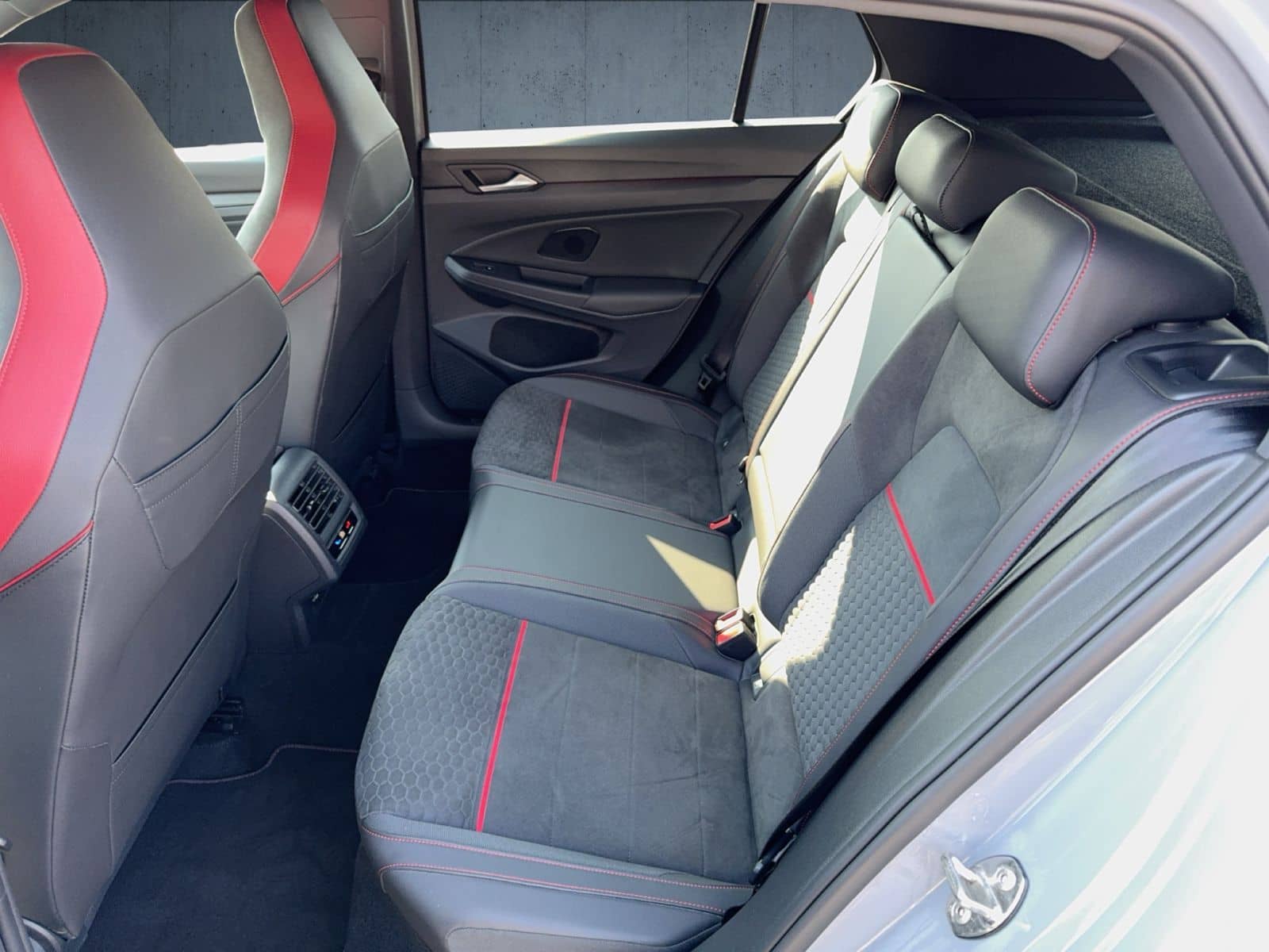 Volkswagen Golf GTI Clubsport 45 Akrapovic/h&k/Nav/Kam/19"/ foto 12