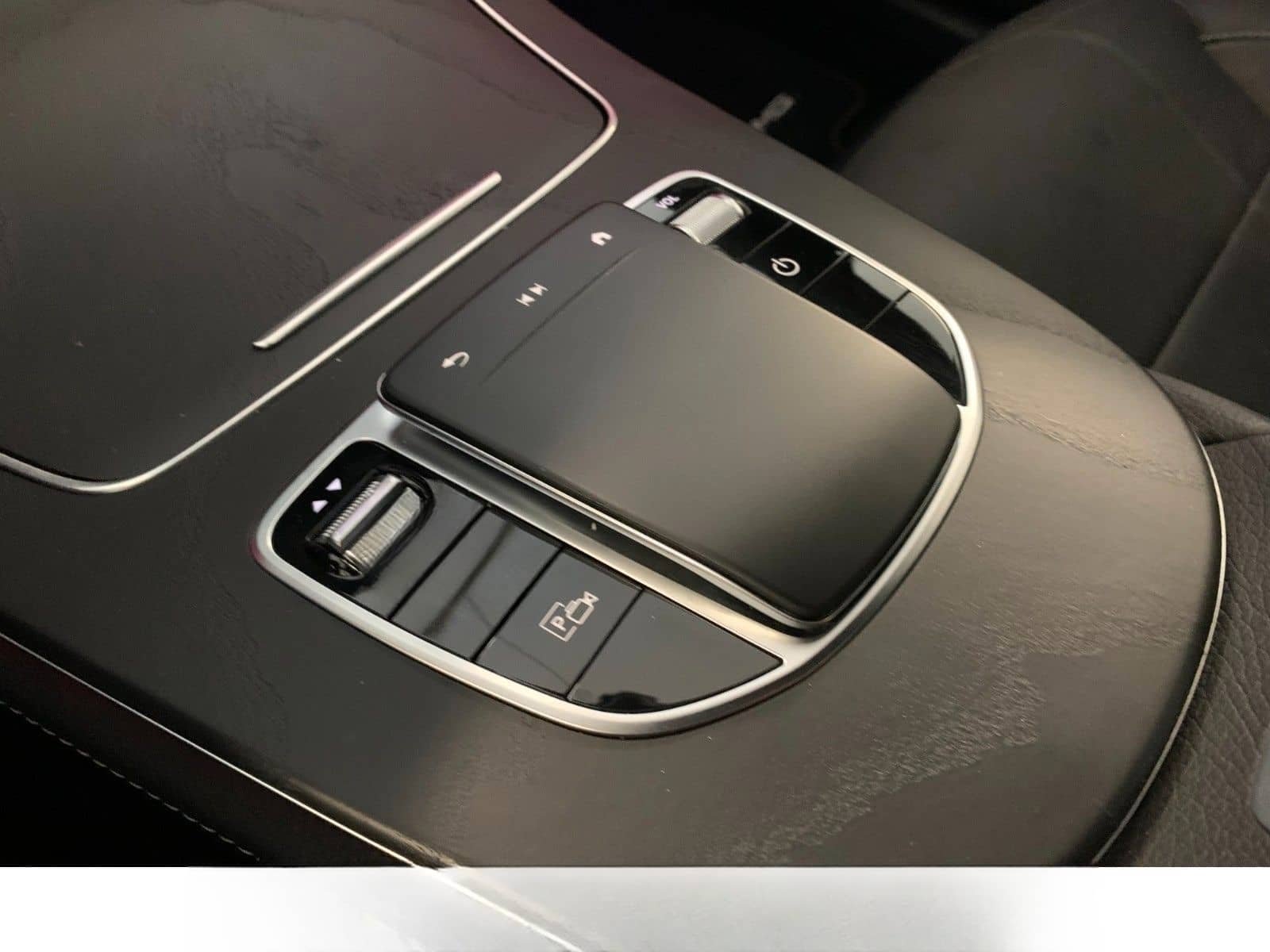 Mercedes-Benz E 300 de 4M AMG 19"|DISTRONIC|360°|MASSAGE|HUD foto 15