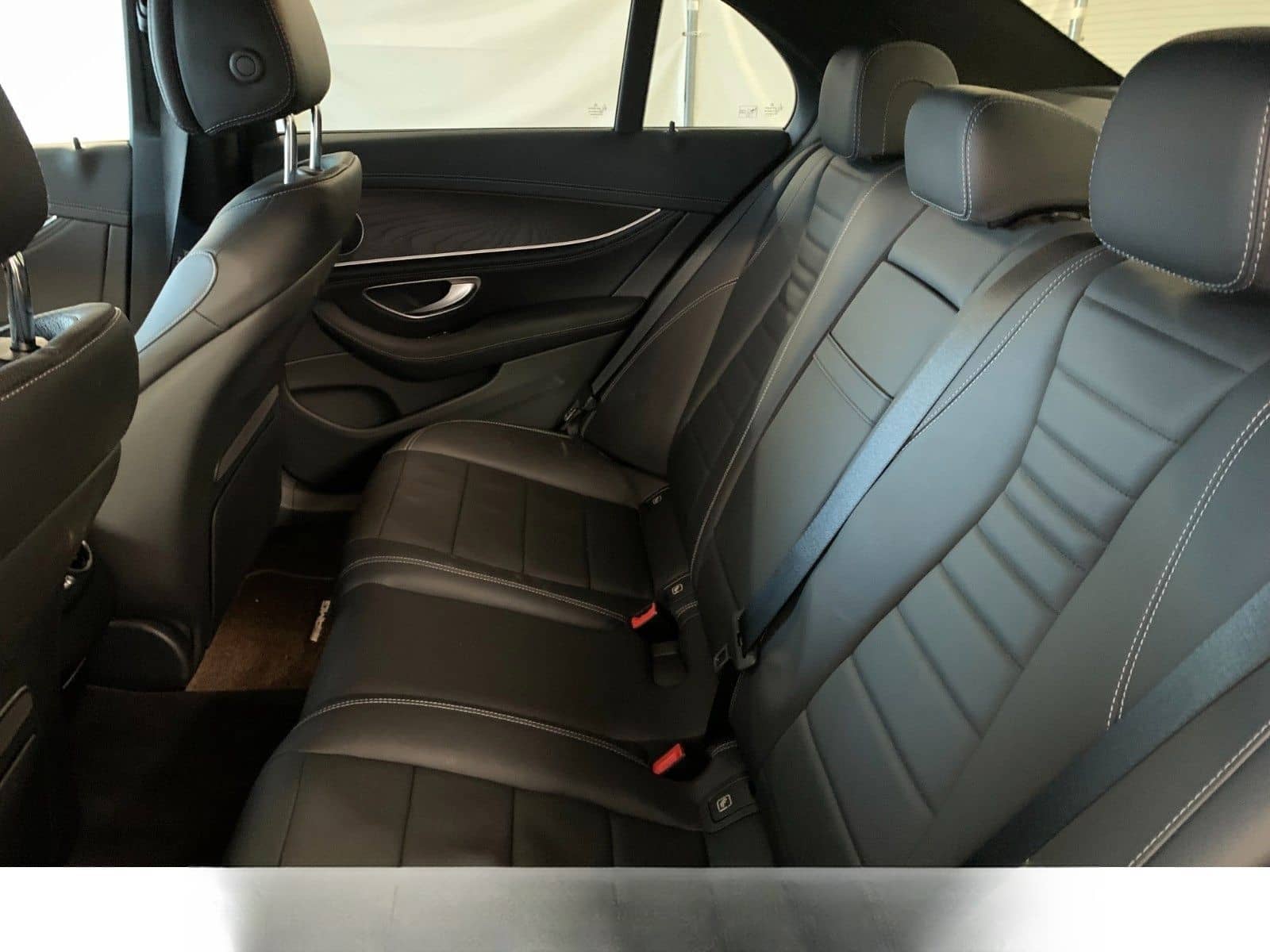 Mercedes-Benz E 300 de 4M AMG 19"|DISTRONIC|360°|MASSAGE|HUD foto 10