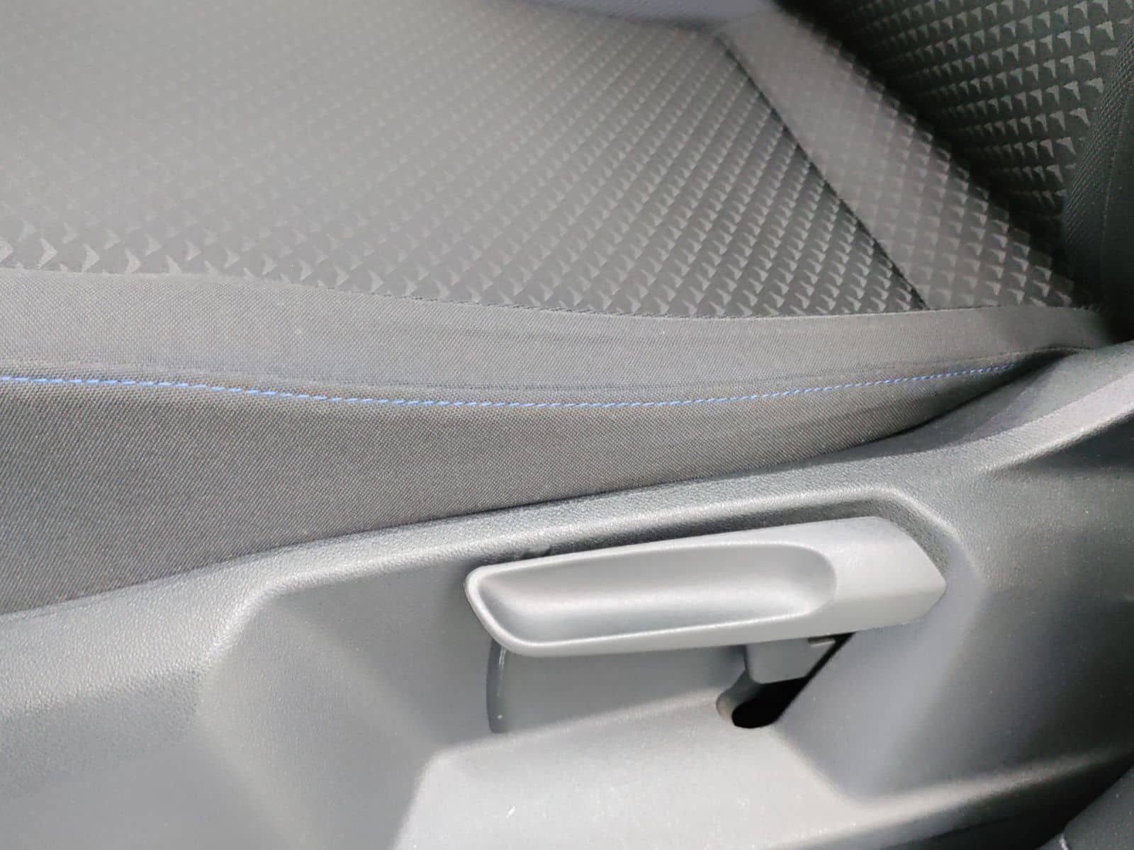 Volkswagen T-Roc 1.5 TSI UNITED NAVI PRIVACY VIRTUAL LM17 foto 17