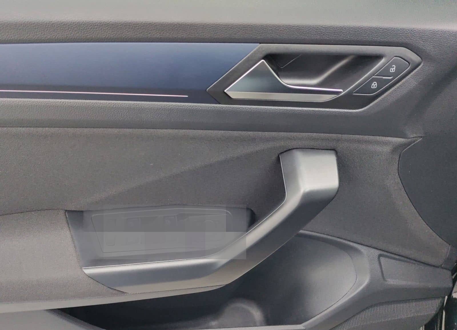 Volkswagen T-Roc 1.5 TSI UNITED NAVI PRIVACY VIRTUAL LM17 foto 8