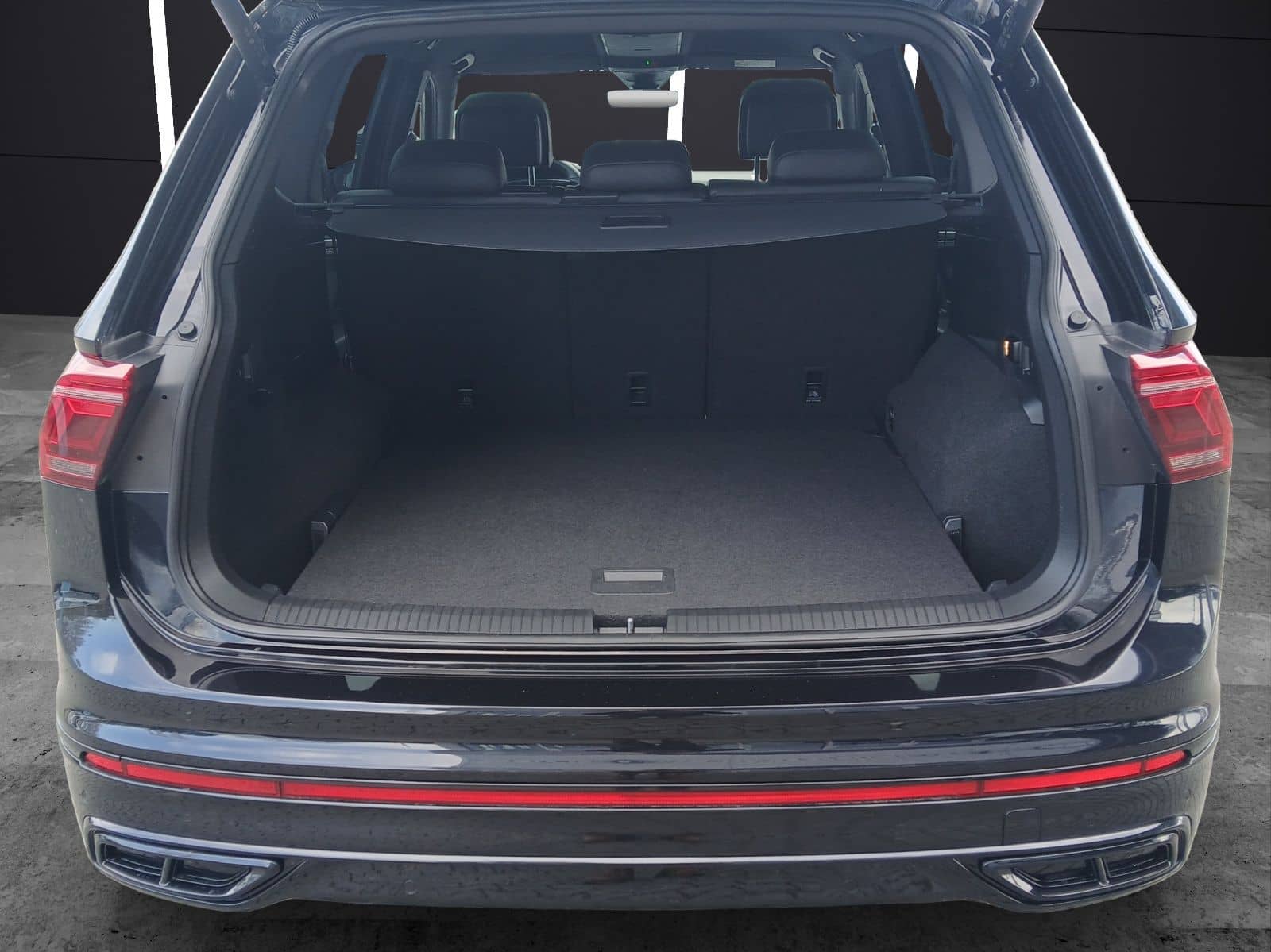 Volkswagen Tiguan Allspace TSI R-Line DSG 4M Matrix AHK Nav foto 13