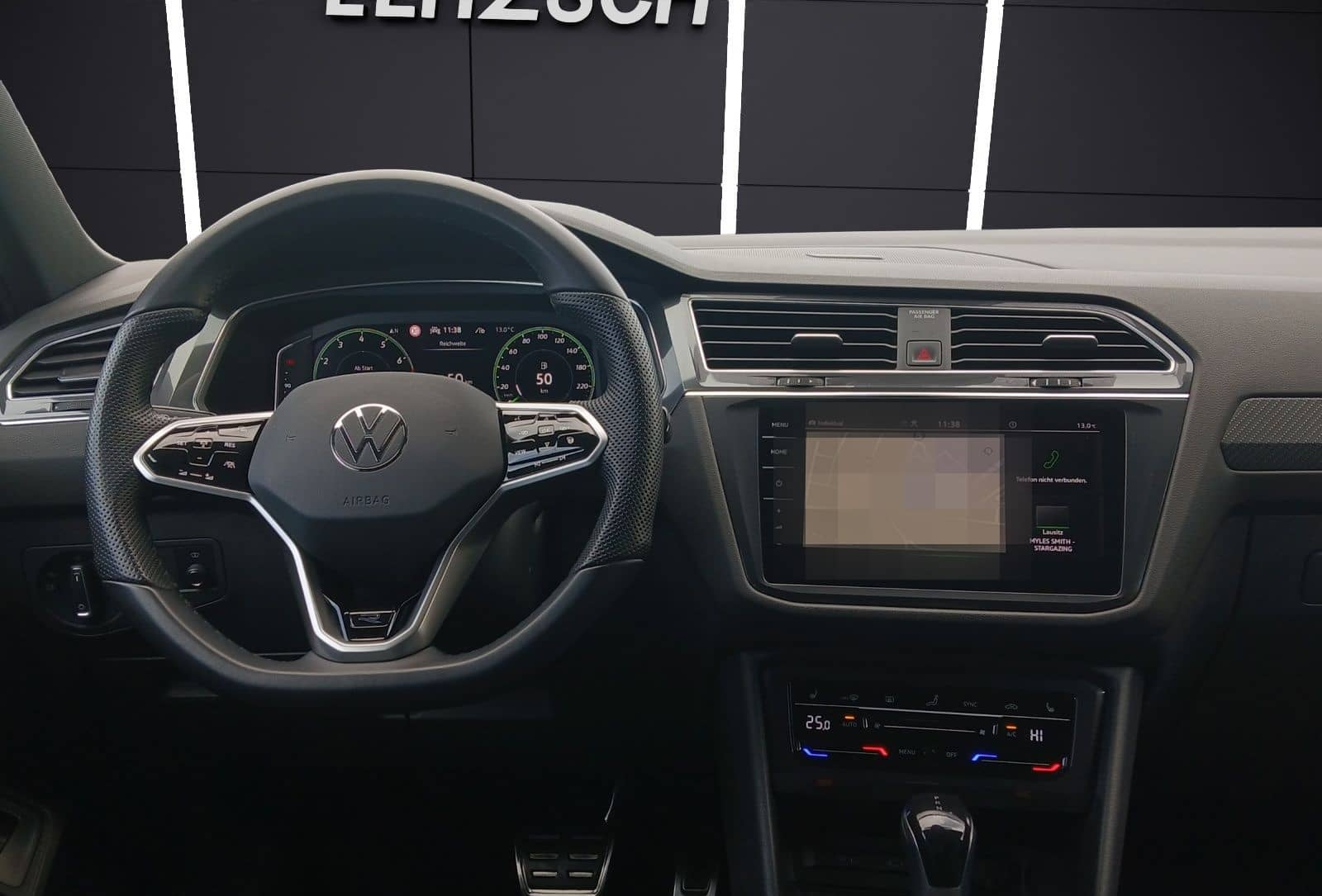 Volkswagen Tiguan Allspace TSI R-Line DSG 4M Matrix AHK Nav foto 14