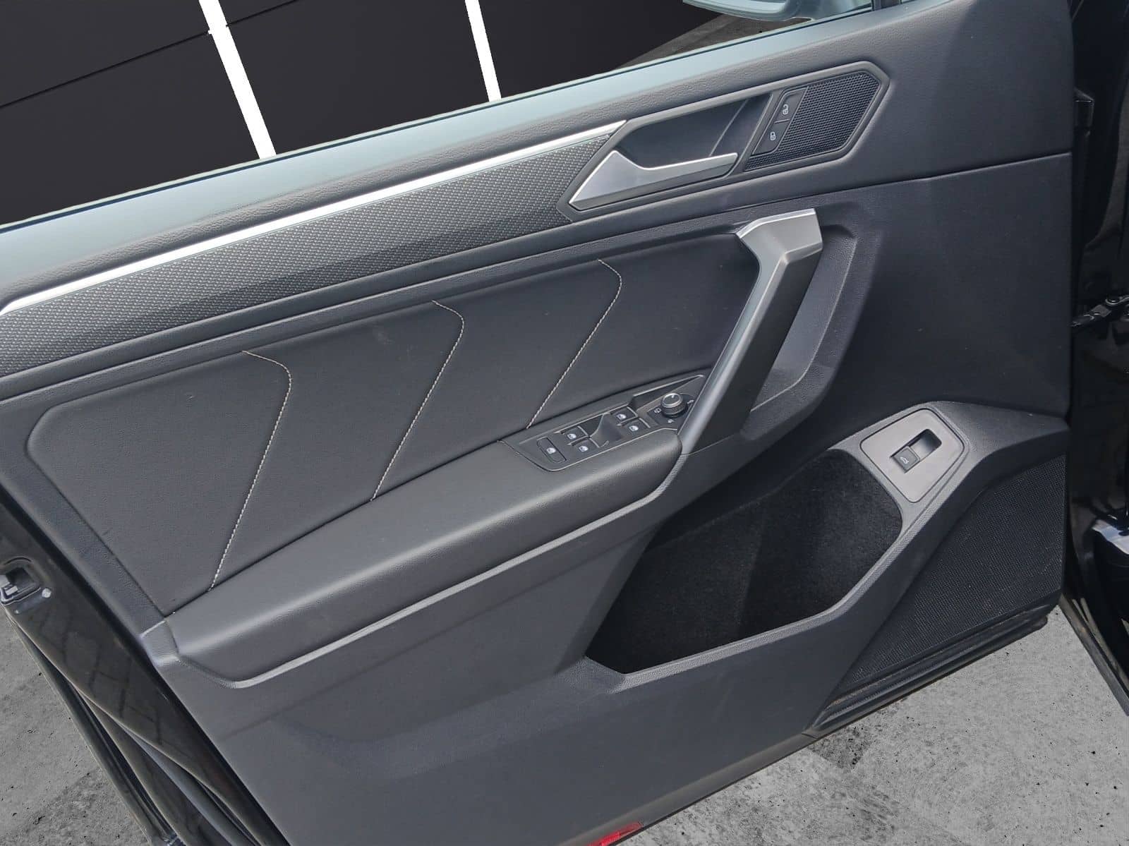 Volkswagen Tiguan Allspace TSI R-Line DSG 4M Matrix AHK Nav foto 19