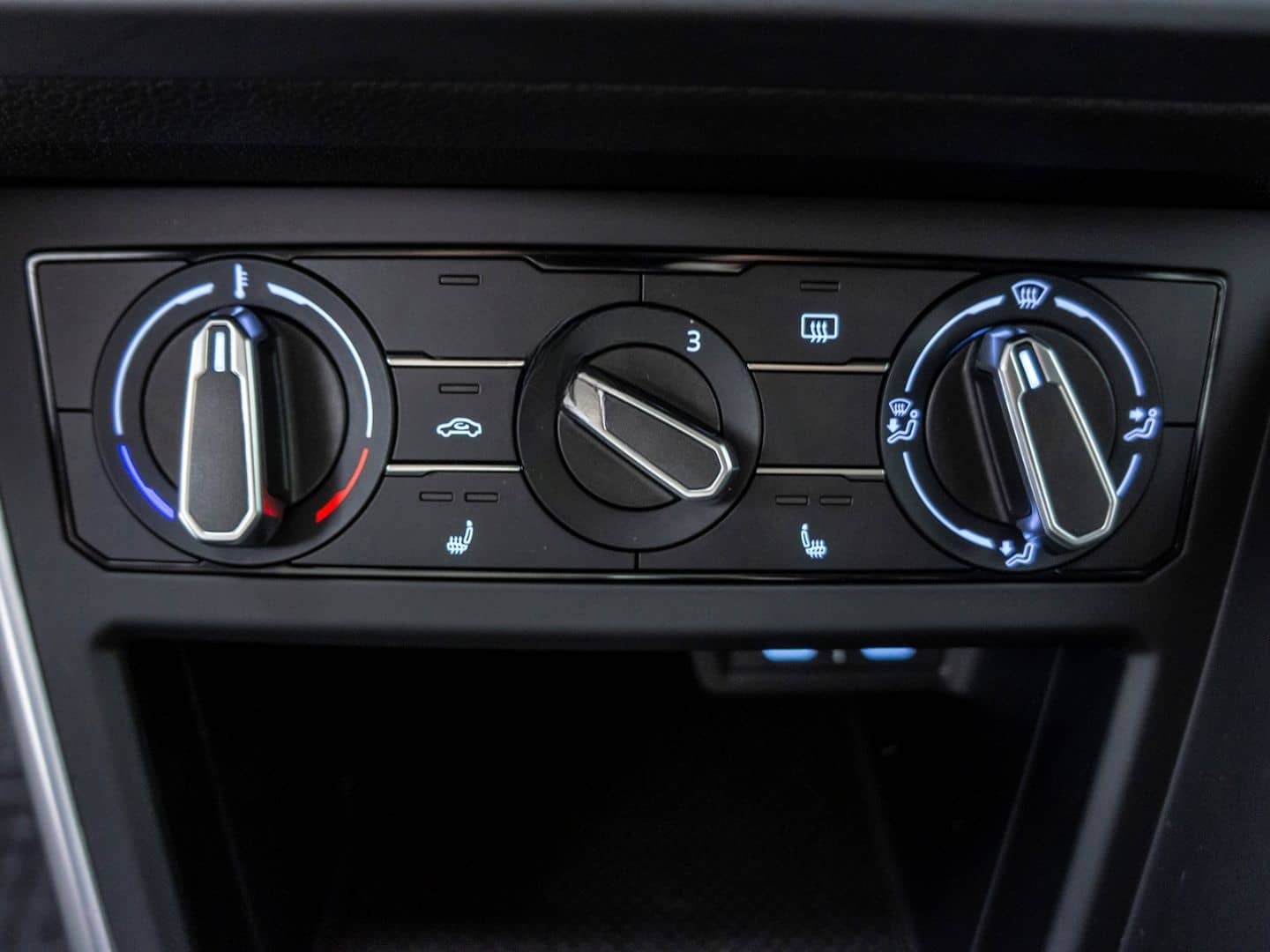 Volkswagen Polo VI Life Klima PDC LED ABS (27) foto 24