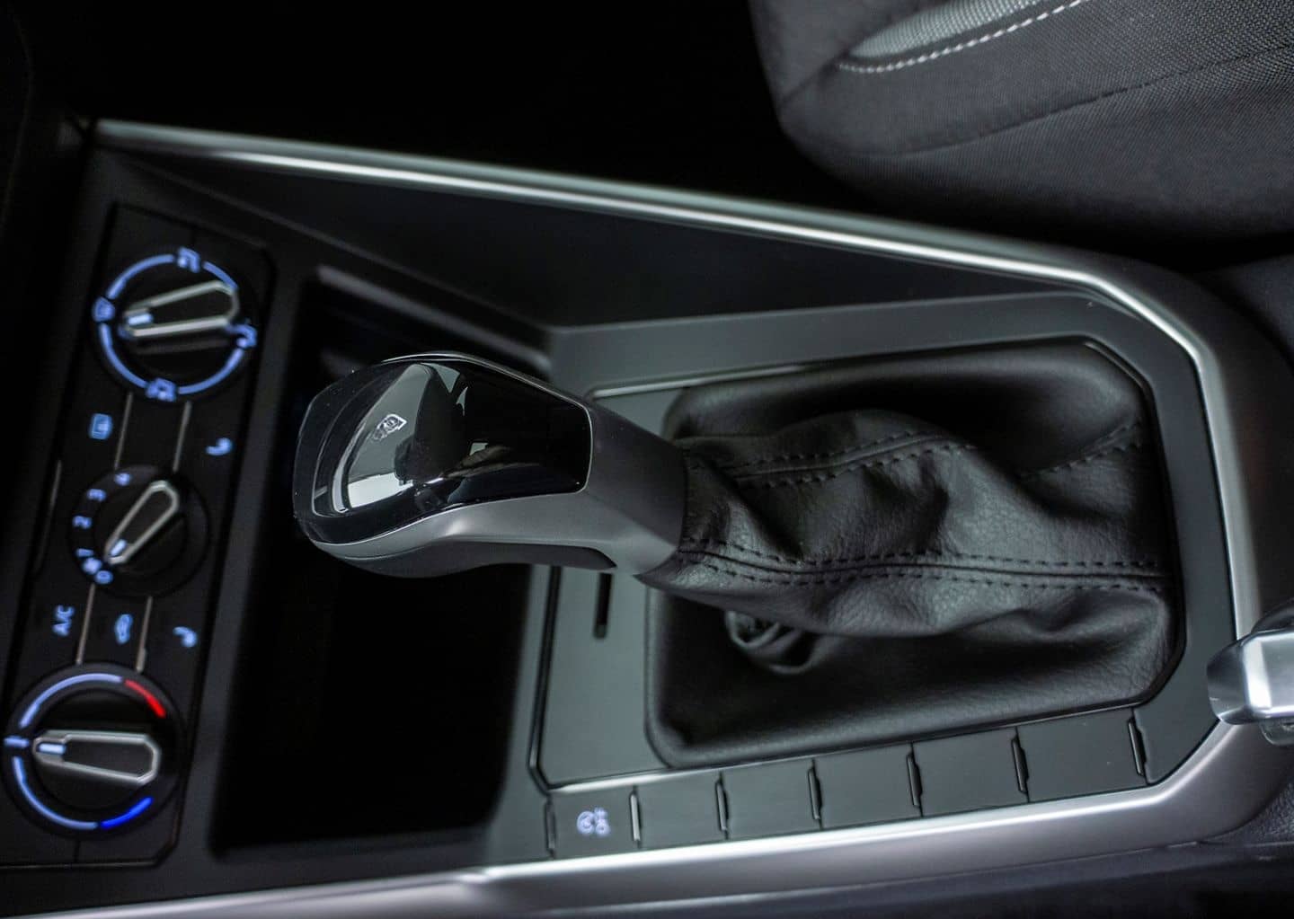 Volkswagen Polo VI Life Klima PDC LED ABS (27) foto 25