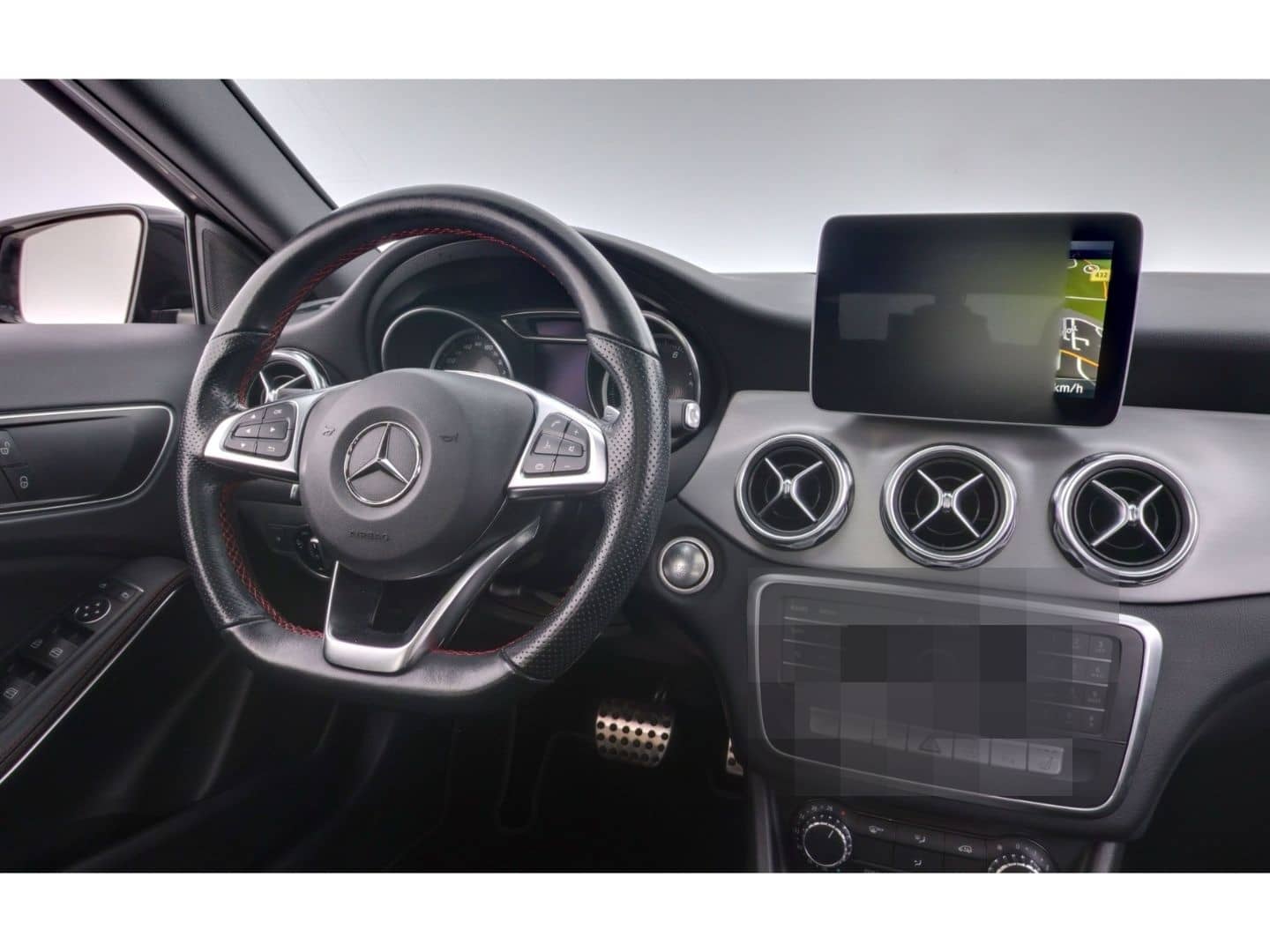 Mercedes-Benz GLA 200 7G-DCT AMG Line+LED+PANO+KAMERA+TEMPO foto 13