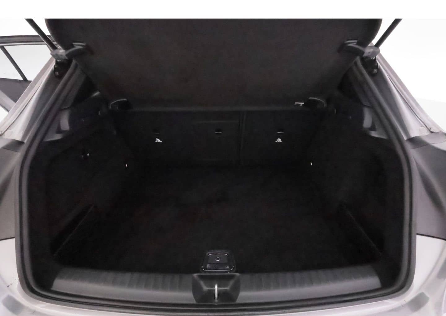 Mercedes-Benz GLA 200 7G-DCT AMG Line+LED+PANO+KAMERA+TEMPO foto 22