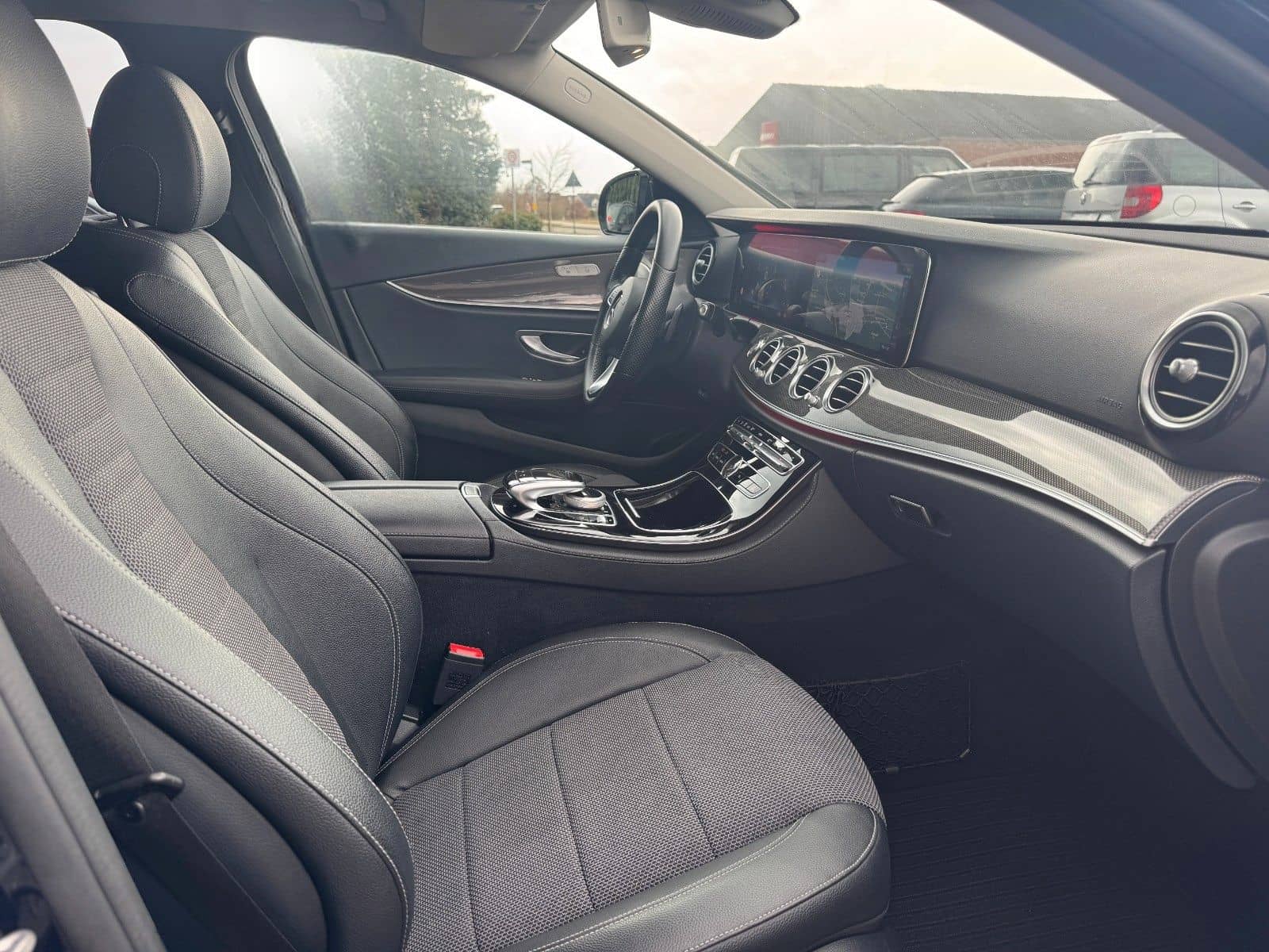 Mercedes-Benz E220d AMG Auto.*NAVI*KAMERA*SITZHZG*PDC* foto 10