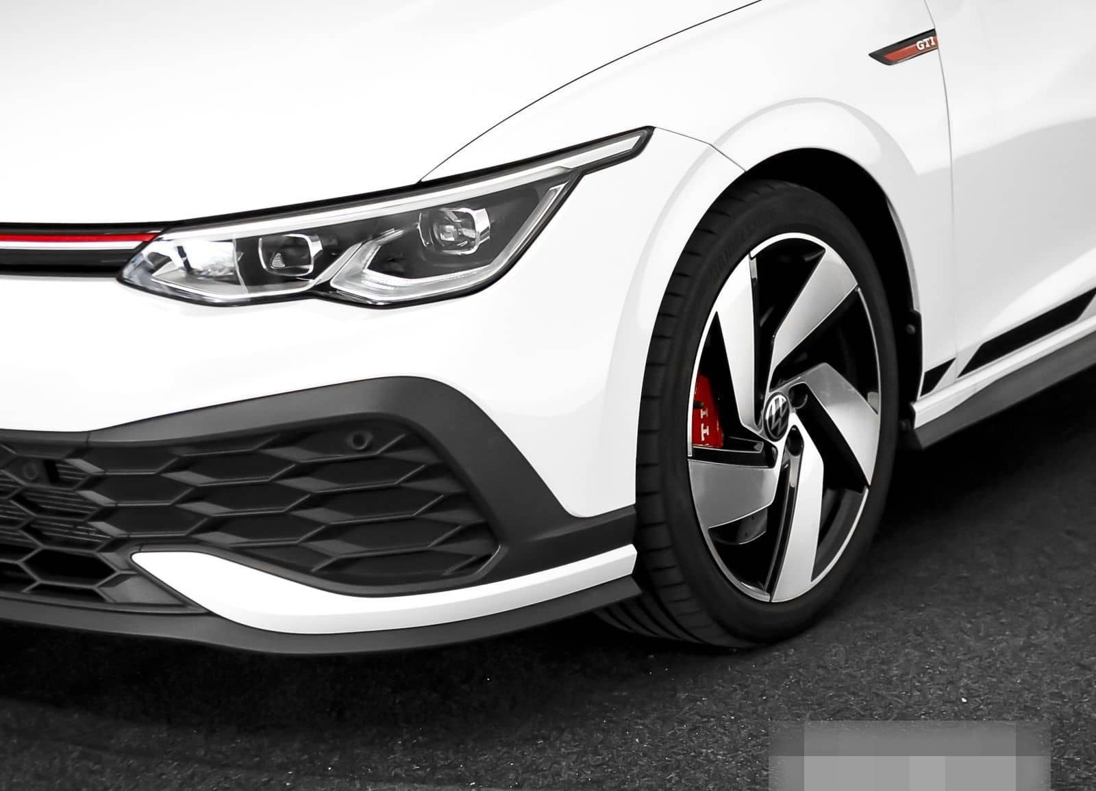 Volkswagen Golf VIII GTI Clubsport 2.0 TSI LED Navi ParkPil foto 11