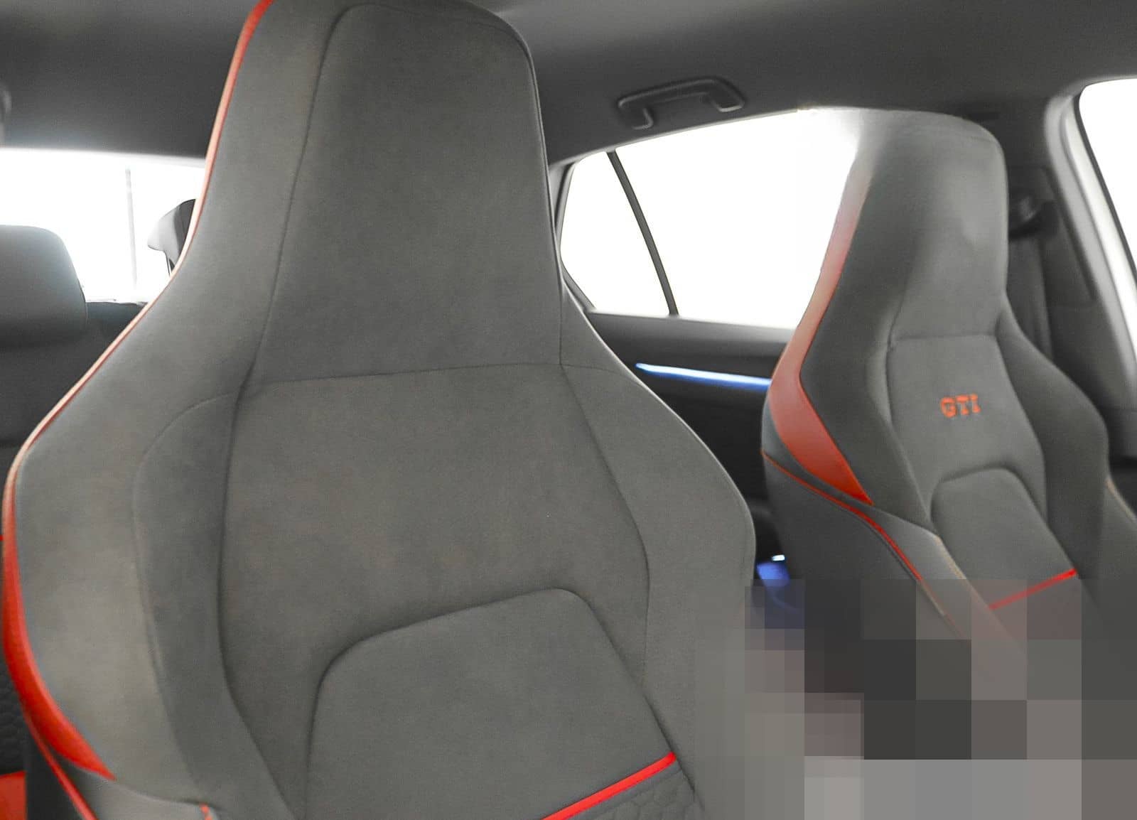 Volkswagen Golf VIII GTI Clubsport 2.0 TSI LED Navi ParkPil foto 14