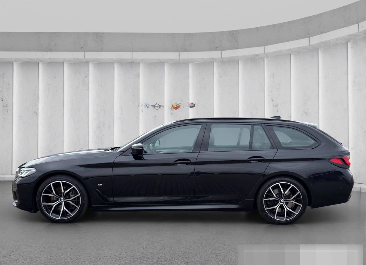 BMW 530 dAT M SPORT LASER HUD PANO KAMERA KEYLESS foto 3