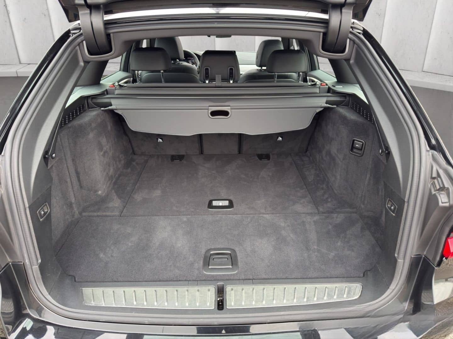 BMW 530 dAT M SPORT LASER HUD PANO KAMERA KEYLESS foto 7