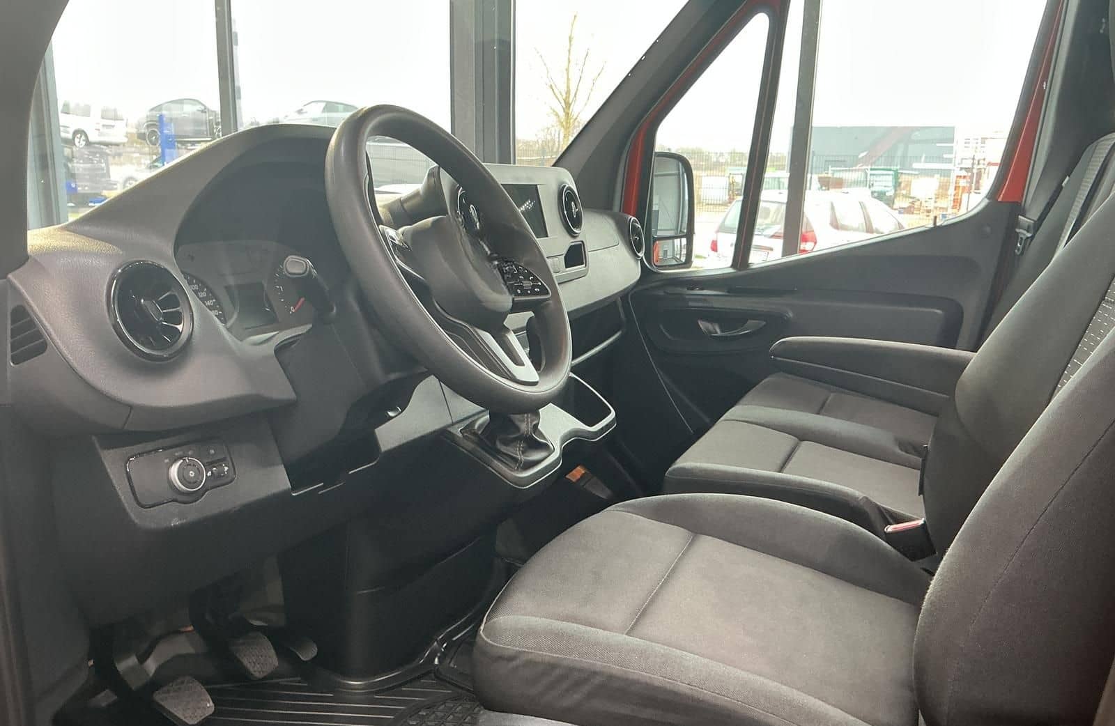 Mercedes-Benz Sprinter 317 L2/H1+AHK2,8to+Kamera+MBUX foto 13