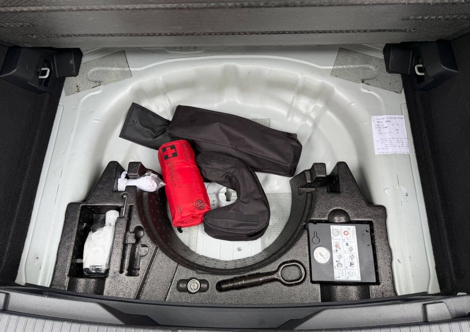 Volkswagen T-Roc United 1.5TSI Sthzg AHK Kam Nav 1Hd KD NEU foto 15