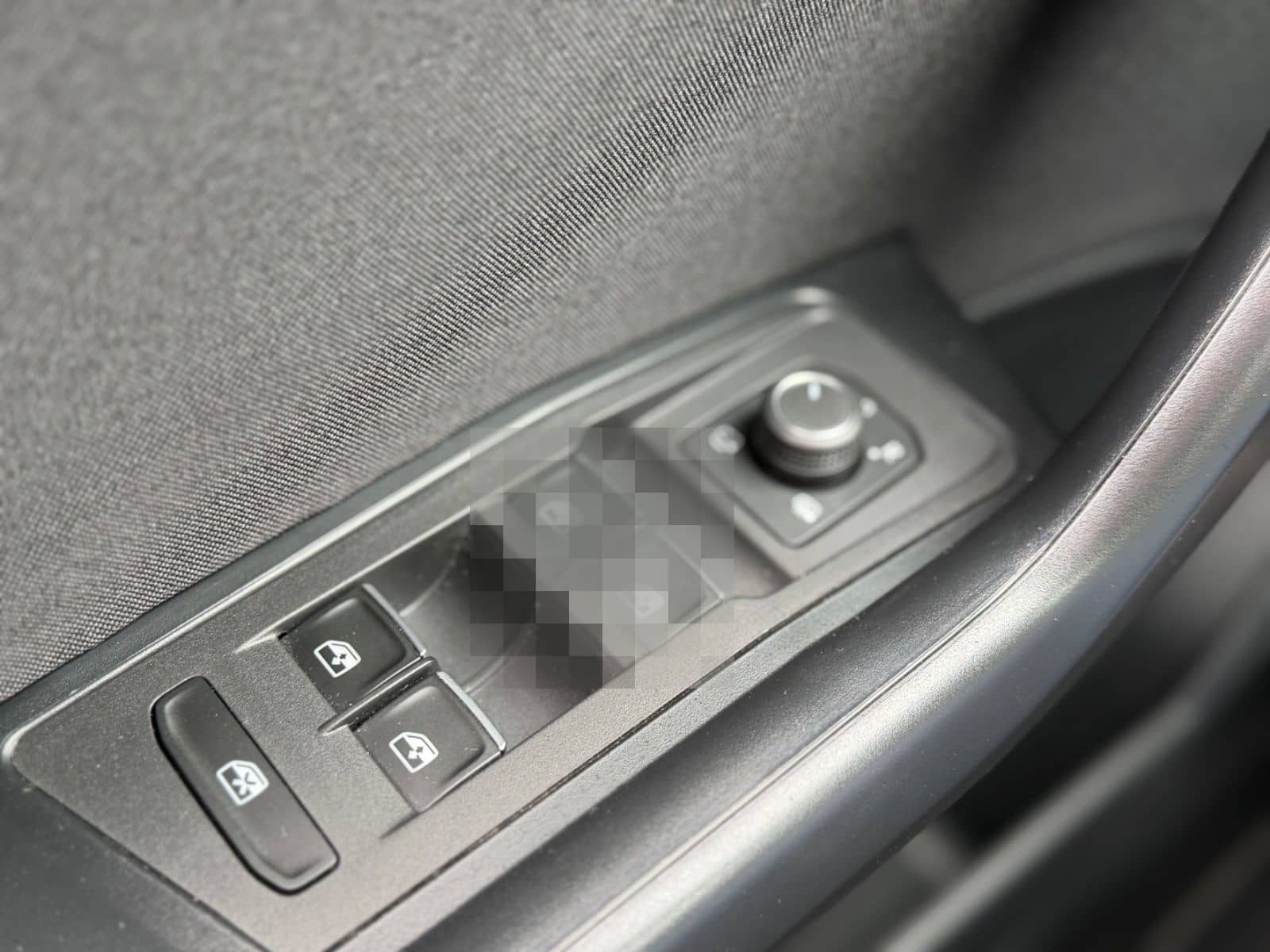 Volkswagen T-Roc United 1.5TSI Sthzg AHK Kam Nav 1Hd KD NEU foto 23