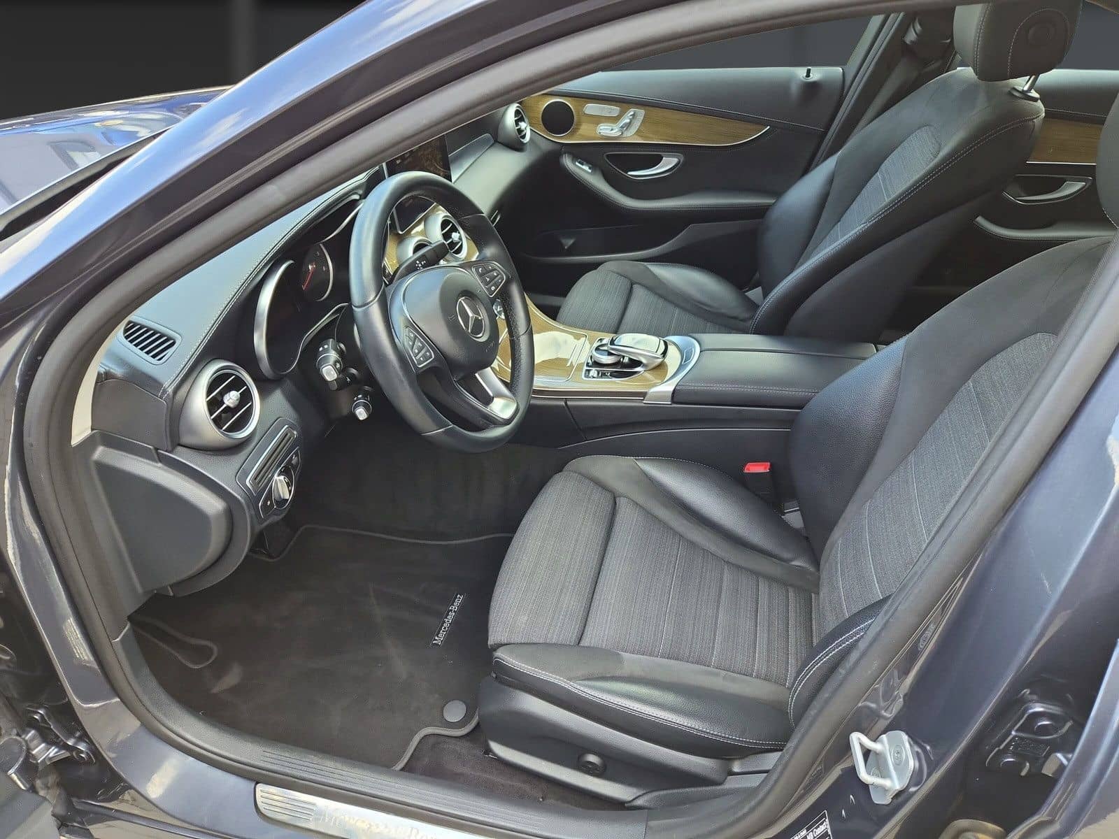 Mercedes-Benz C 220 d Exclusive AHK NAVI Memory Kamera Ambient foto 11