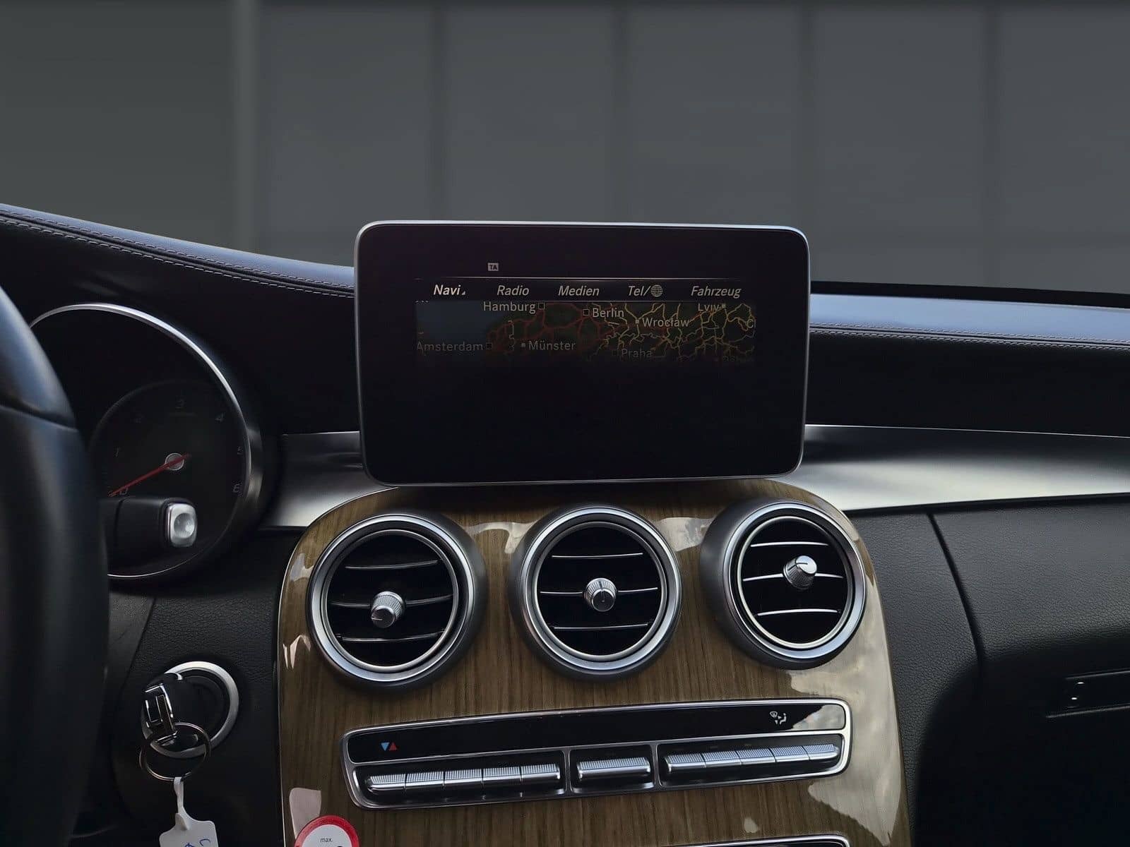 Mercedes-Benz C 220 d Exclusive AHK NAVI Memory Kamera Ambient foto 14