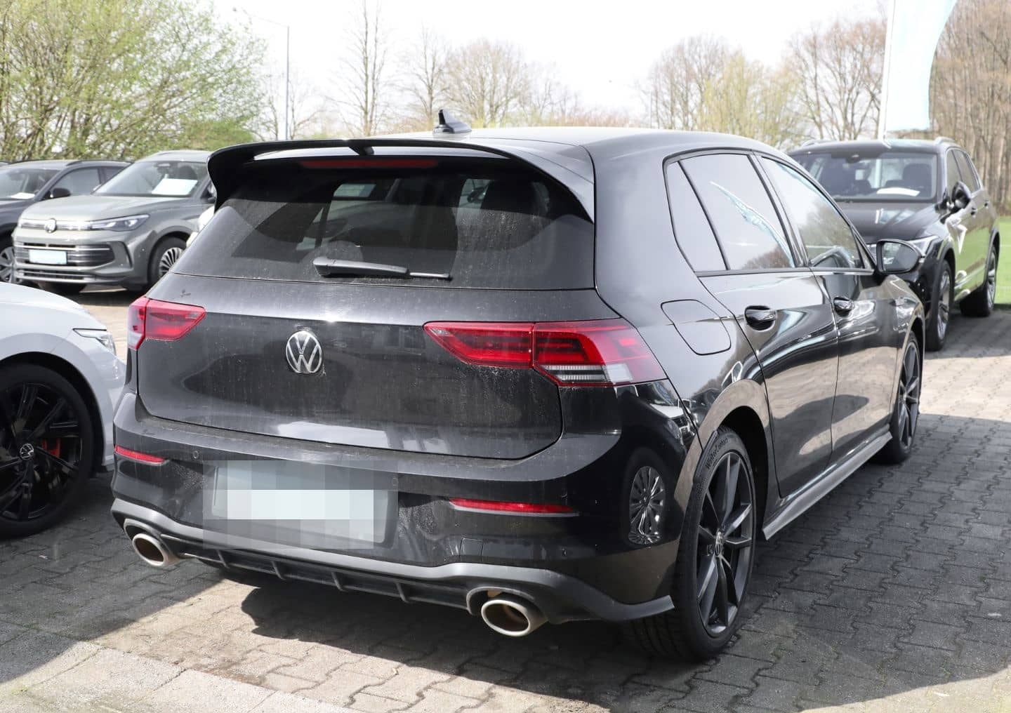 Volkswagen Golf VIII CLUBSPORT 2.0 DSG DCC NAVIPRO KEYLESS foto 2