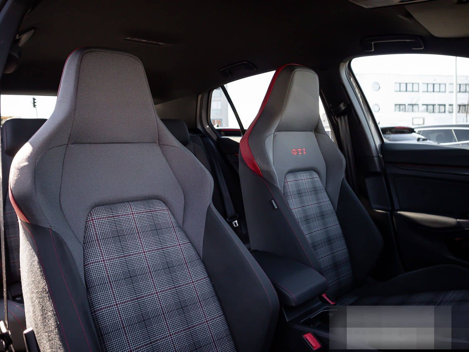 Volkswagen Golf VIII GTI 2.0 TSI AHK LED+ Navi ParkAssist R foto 13