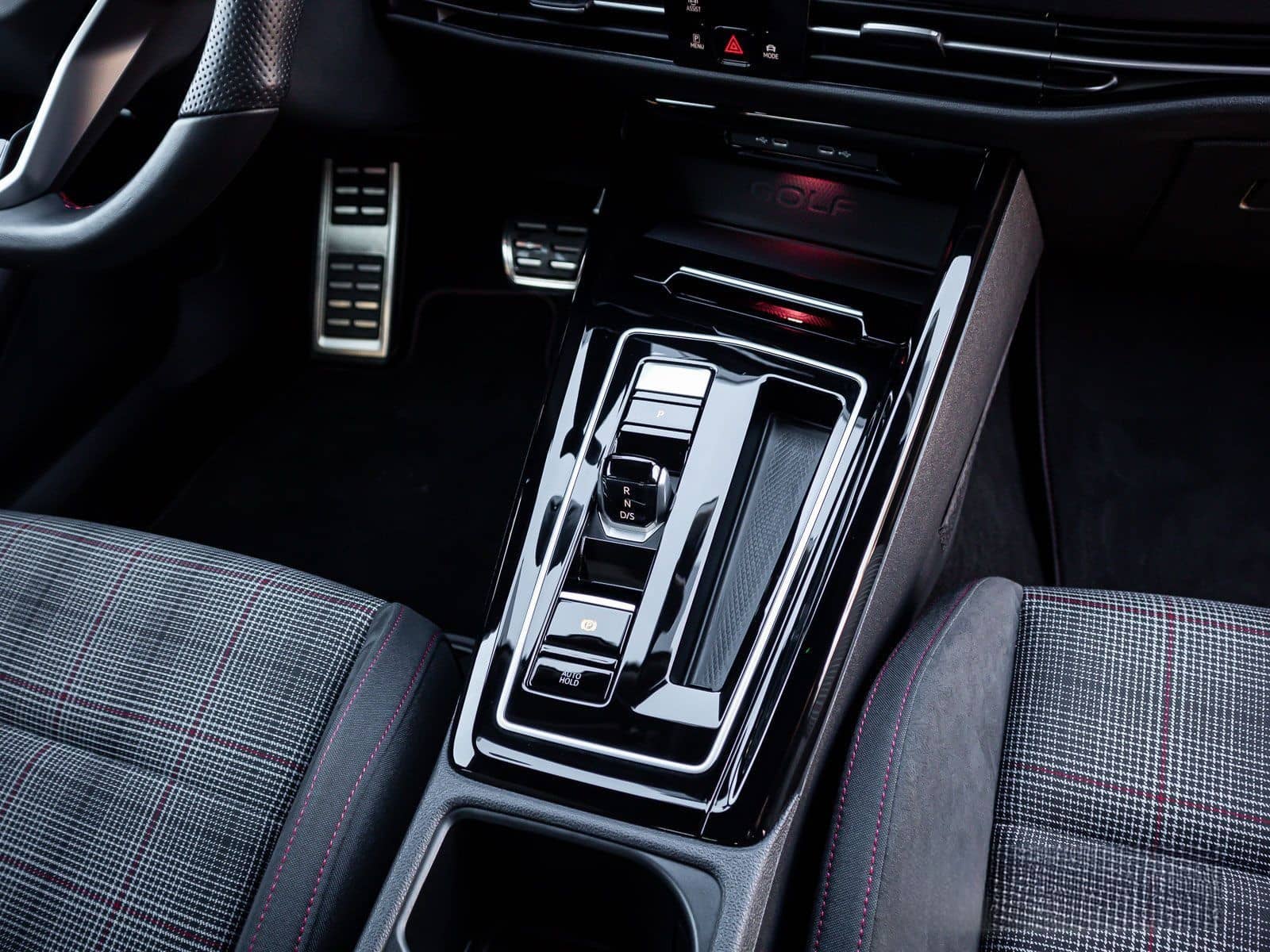 Volkswagen Golf VIII GTI 2.0 TSI AHK LED+ Navi ParkAssist R foto 16