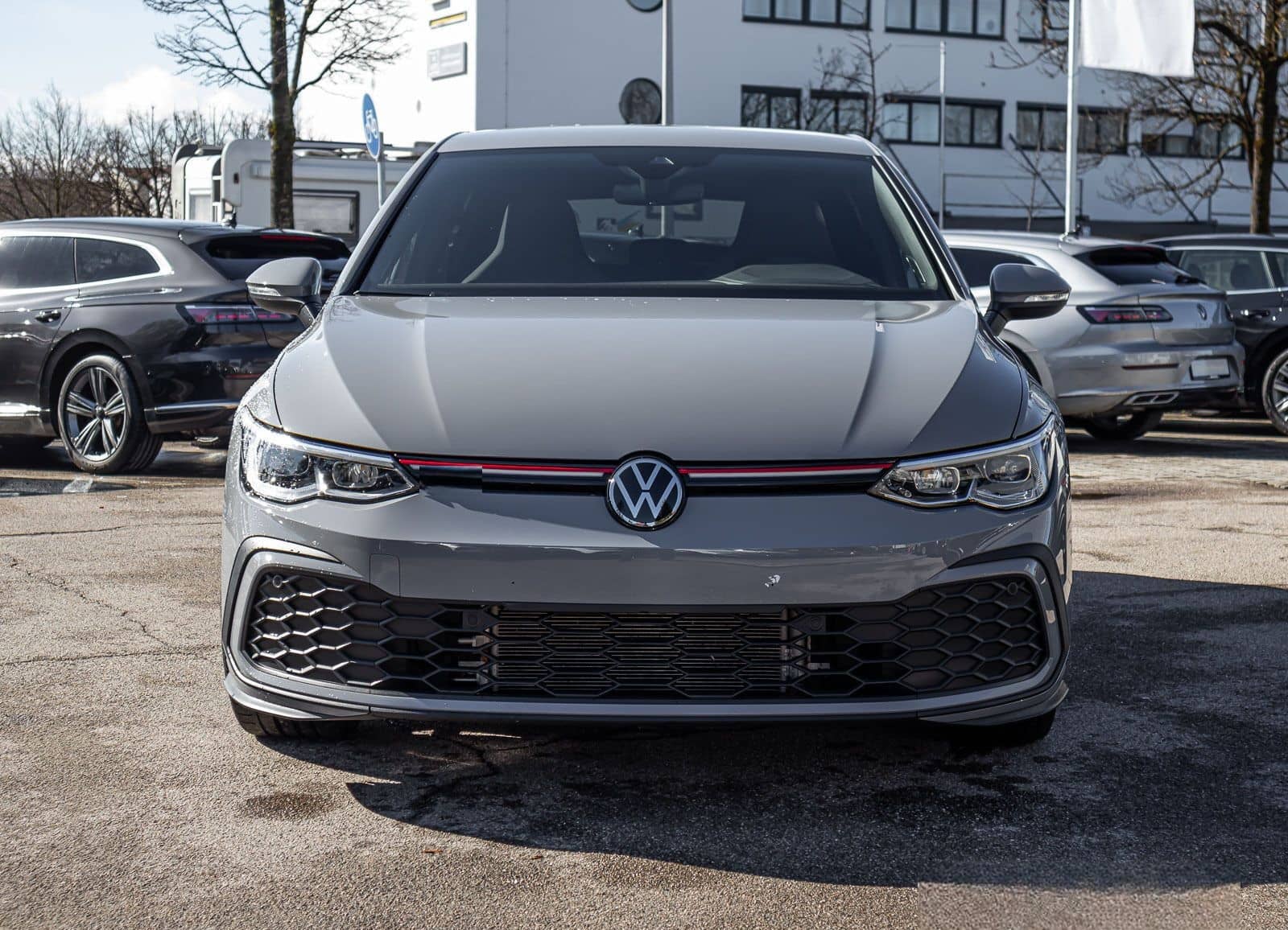 Volkswagen Golf VIII GTI 2.0 TSI AHK LED+ Navi ParkAssist R foto 5