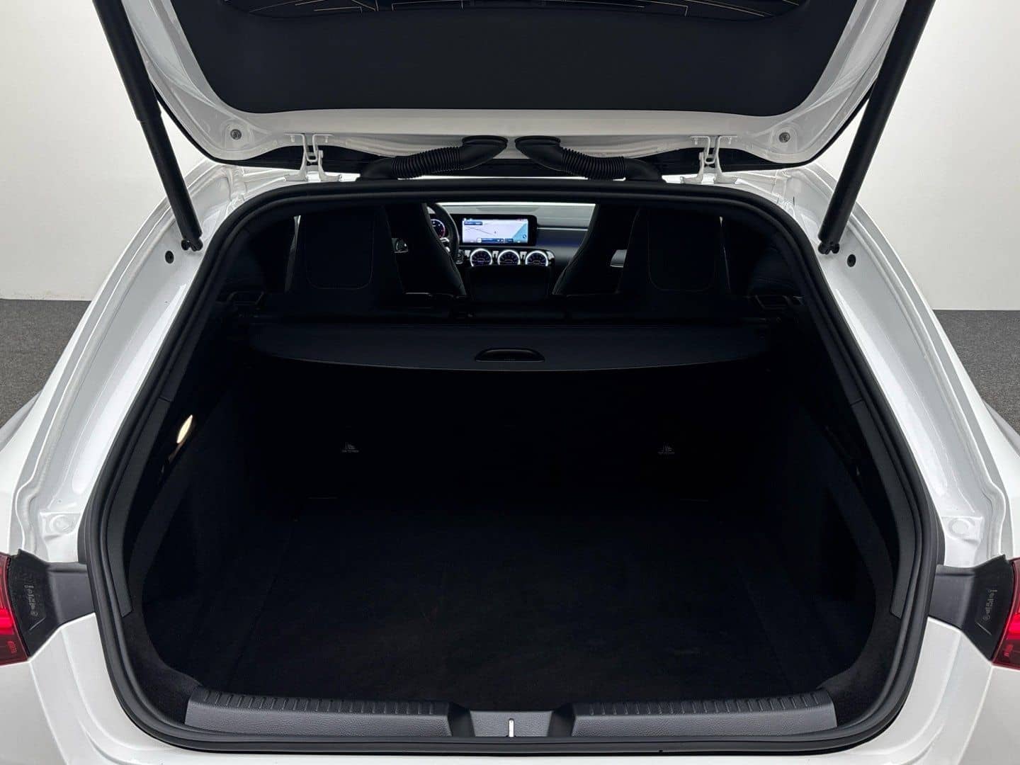 Mercedes-Benz CLA 200 d SB AMG Night Multibeam-LED Kamera AHK foto 17