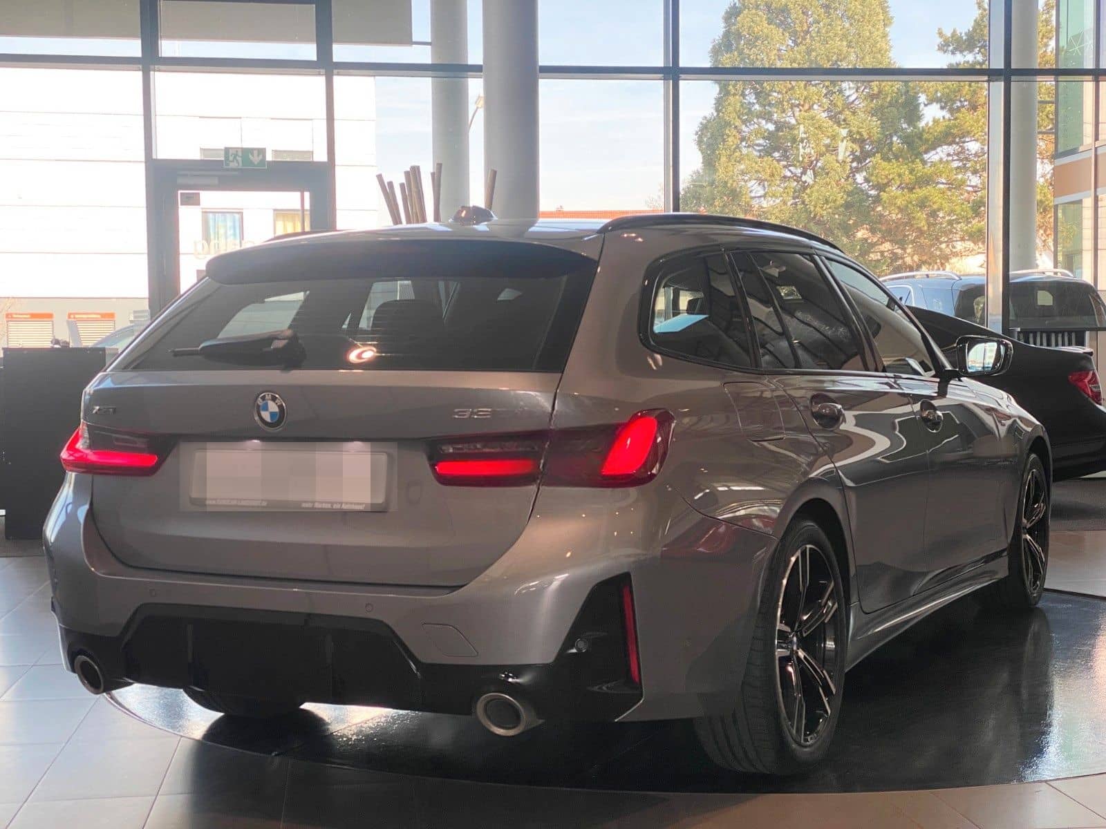 BMW 330i Touring xDrive M-Sport Curved Kam. HiFi ACC foto 6