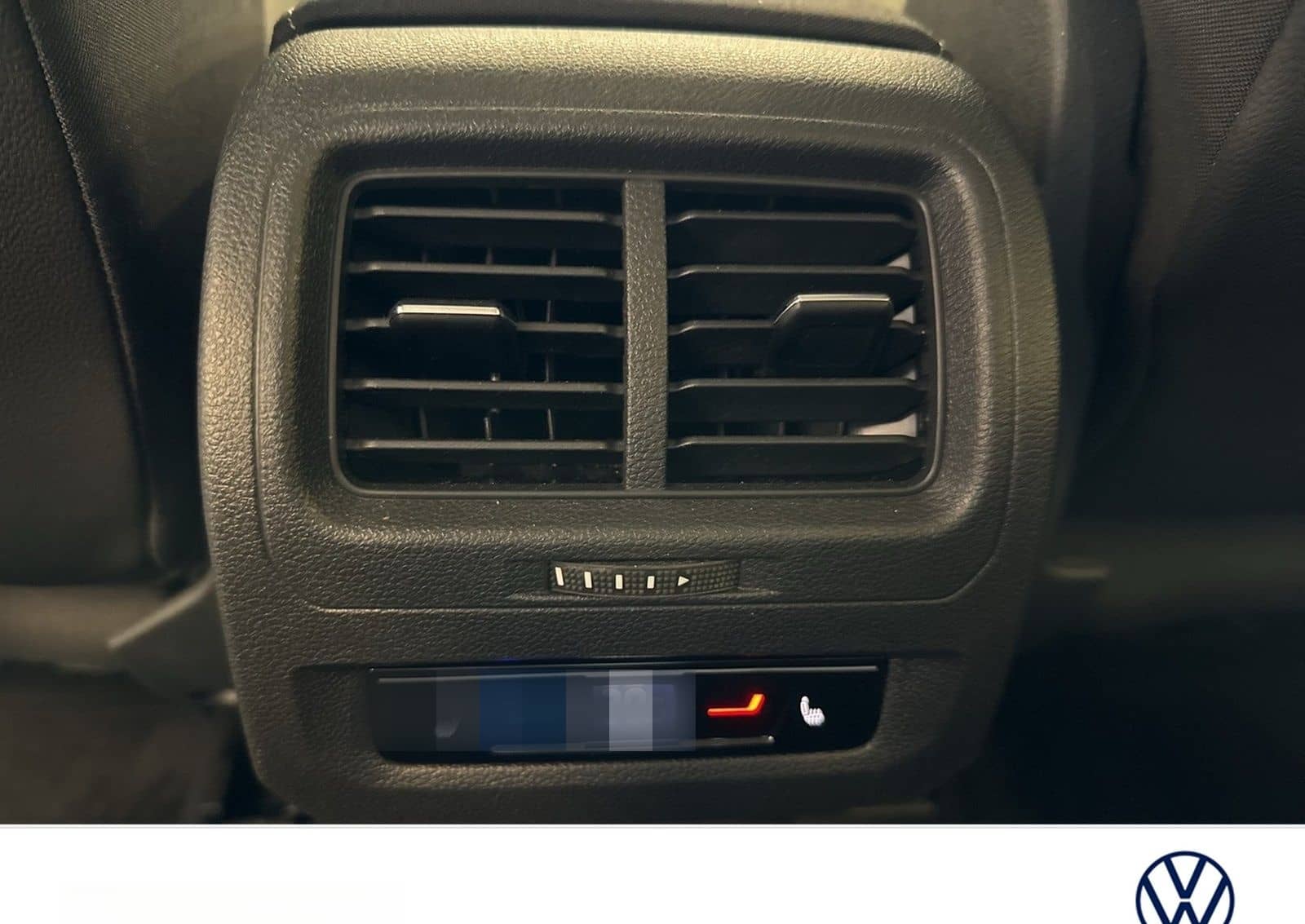 Volkswagen Touran 2.0 HIGHLINE AHK ACC LM17 NAVI CARPLAY foto 21