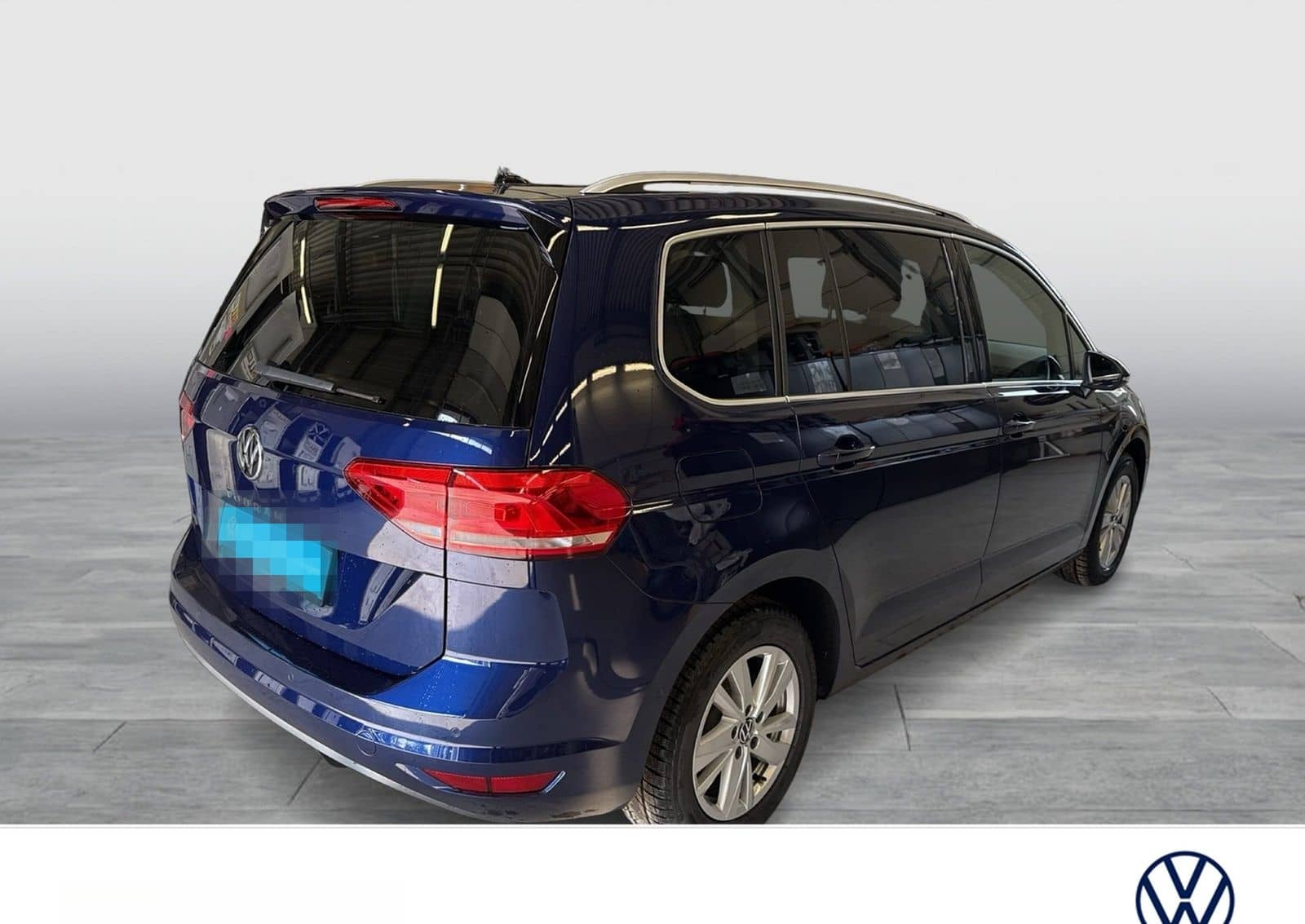 Volkswagen Touran 2.0 HIGHLINE AHK ACC LM17 NAVI CARPLAY foto 5