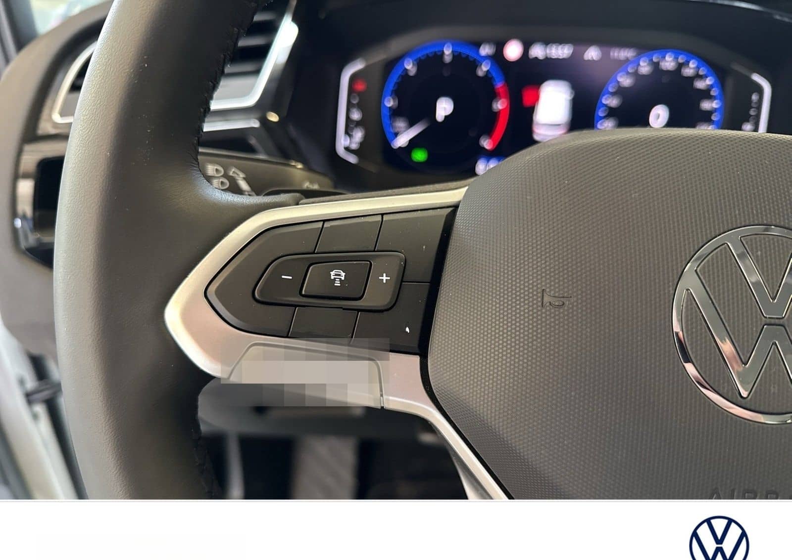 Volkswagen Touran 2.0 HIGHLINE AHK ACC LM17 NAVI LED foto 17