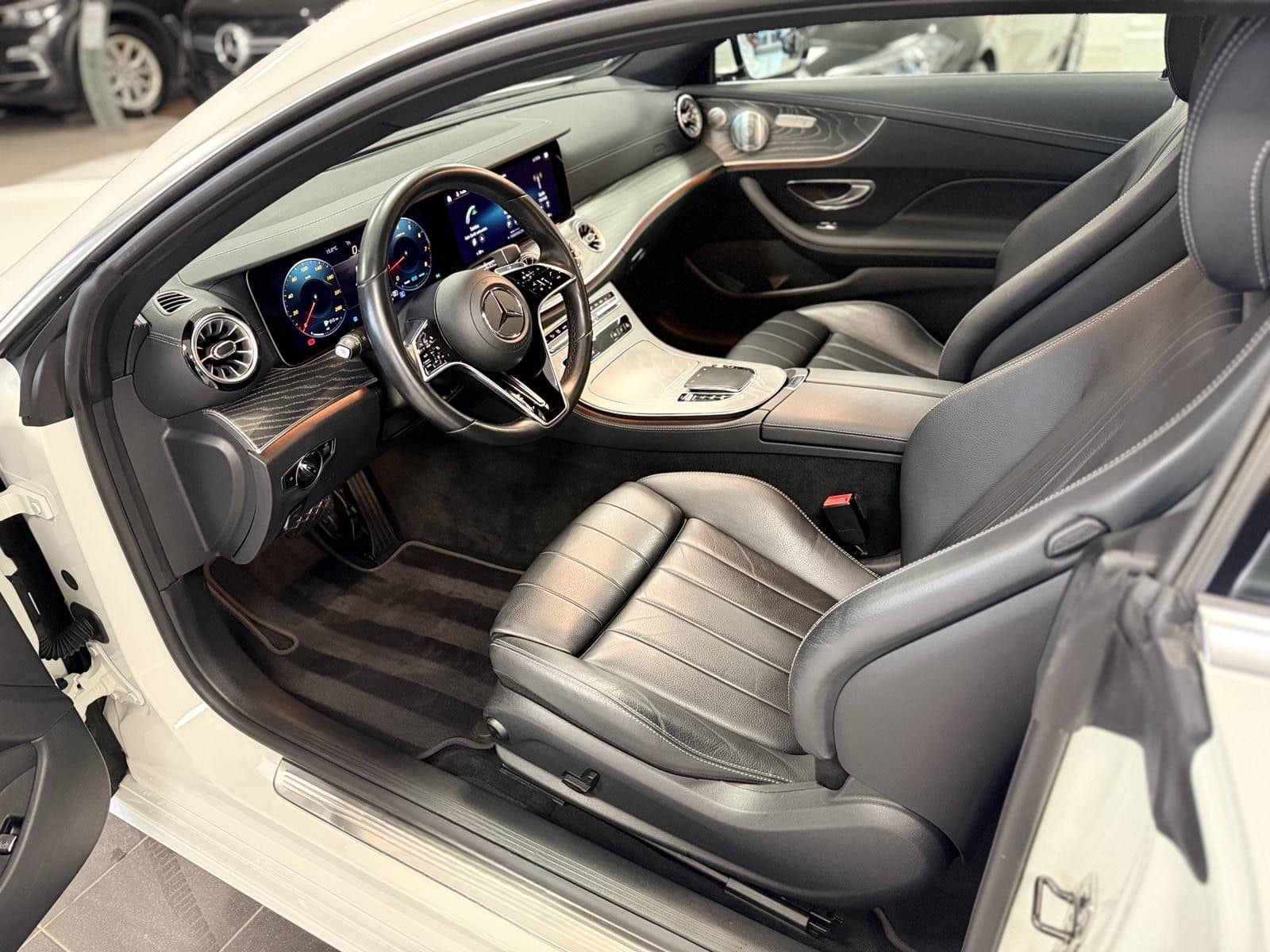 Mercedes-Benz E 200 Coupe 9G/Kamera/Keyless/Garantie/Burmester foto 7