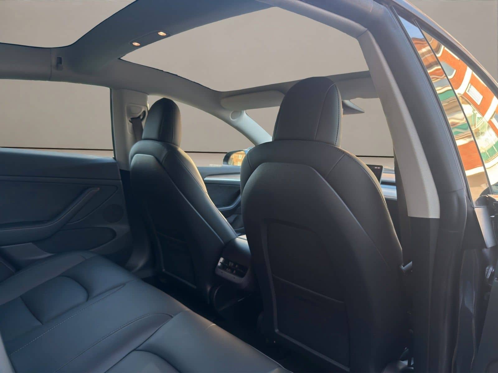 Tesla Model 3 foto 16