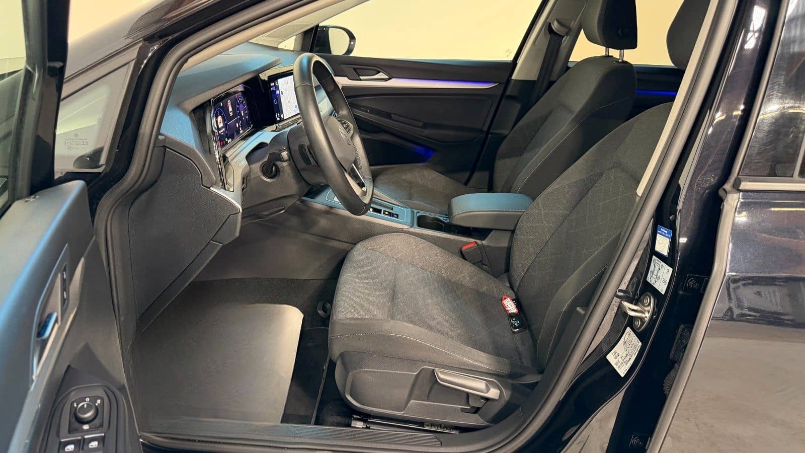 Volkswagen Golf VIII 2.0TDI DSG Var. Life ACC*LANE*KAM*AHK foto 13