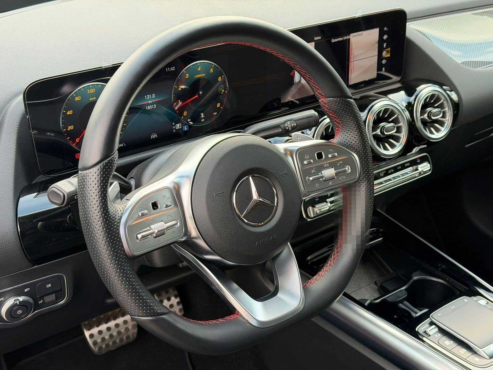 Mercedes-Benz GLA 250 AMG HUD DISTRONIC LED HP TOTWINKEL 360° foto 11