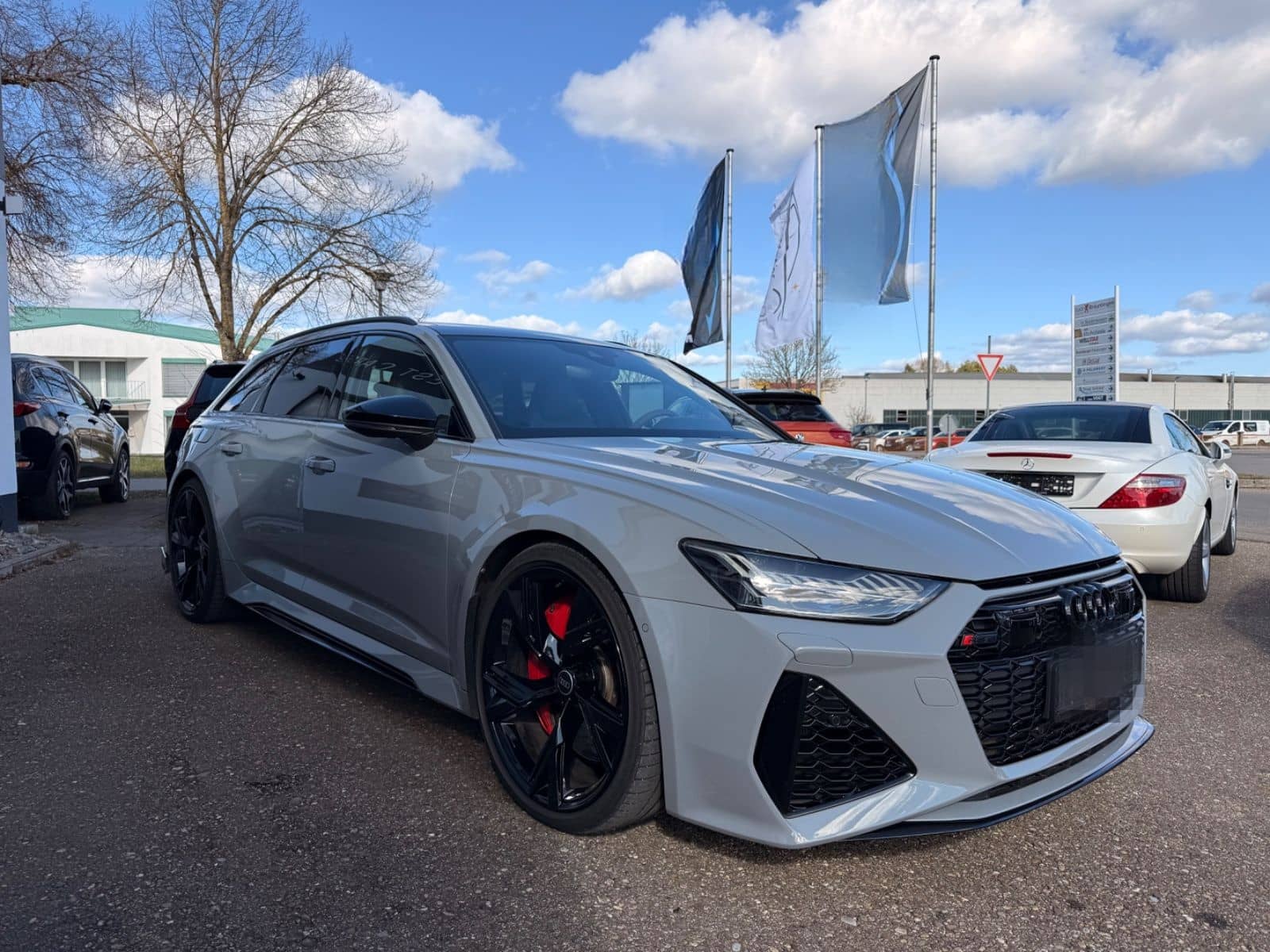 Audi RS6 Avant quattro/22"/Matrix/B&O/PANO/Carbon/360 foto 4