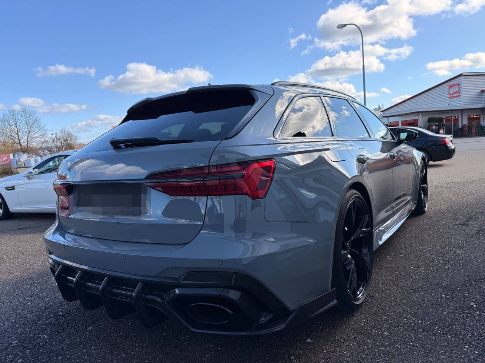 Audi RS6 Avant quattro/22"/Matrix/B&O/PANO/Carbon/360 foto 5