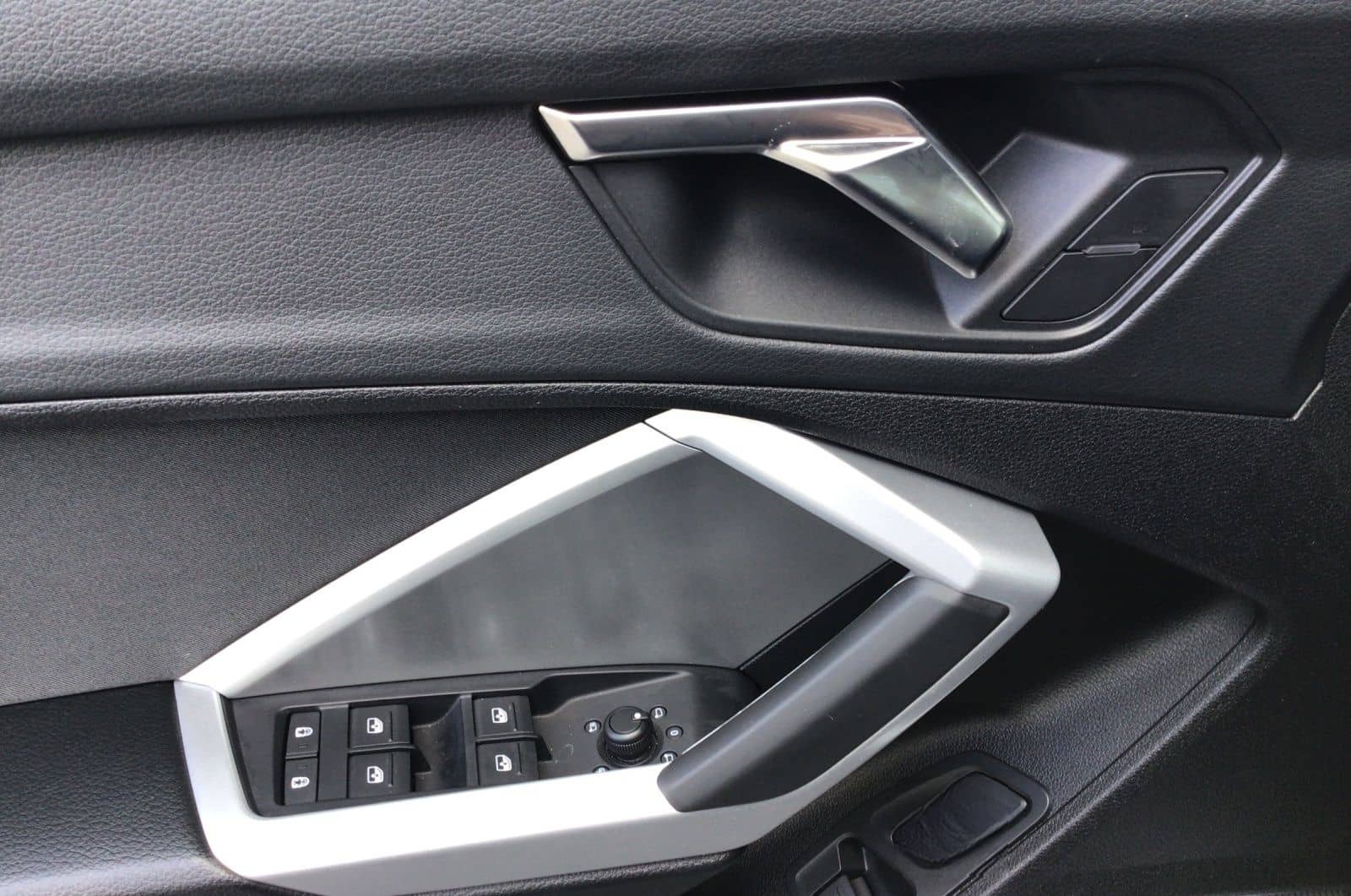 Audi Q3 adv. 35TFSI S-tronic VORB.AHK/SHZ/NAV/RFK foto 9