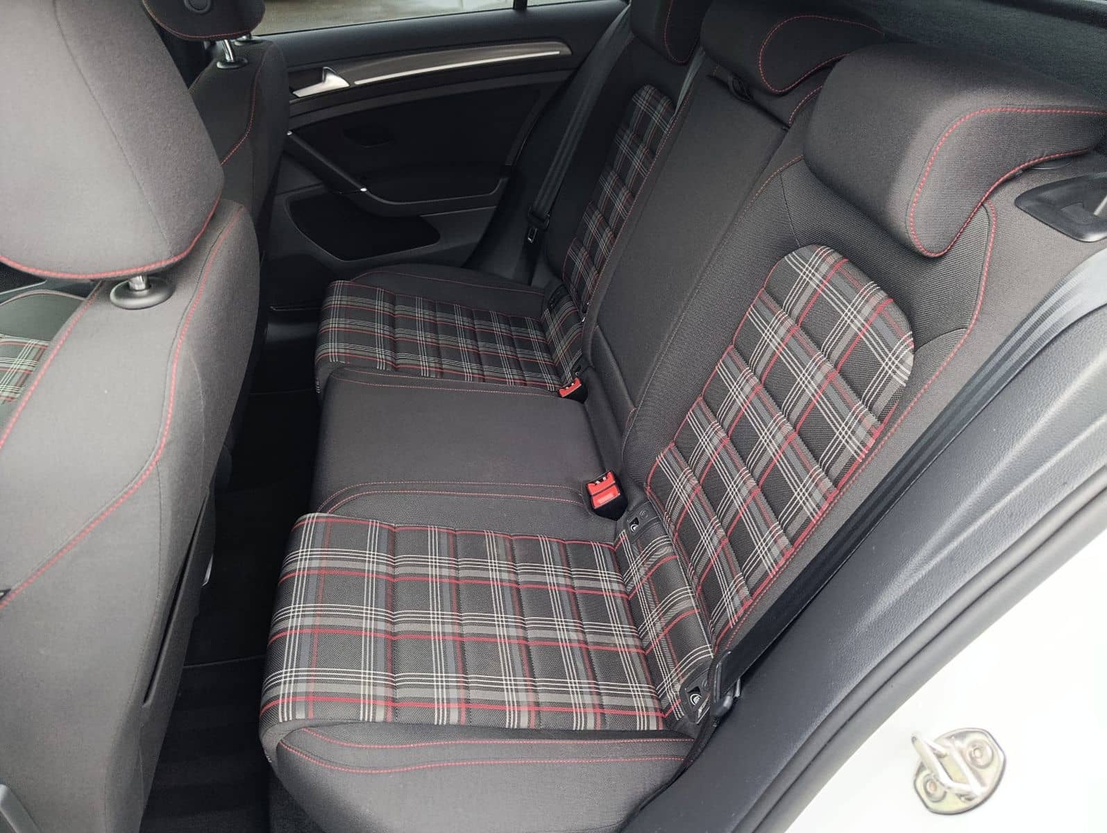 Volkswagen Golf VII Lim. GTI Performance LED PDC SHZ foto 25