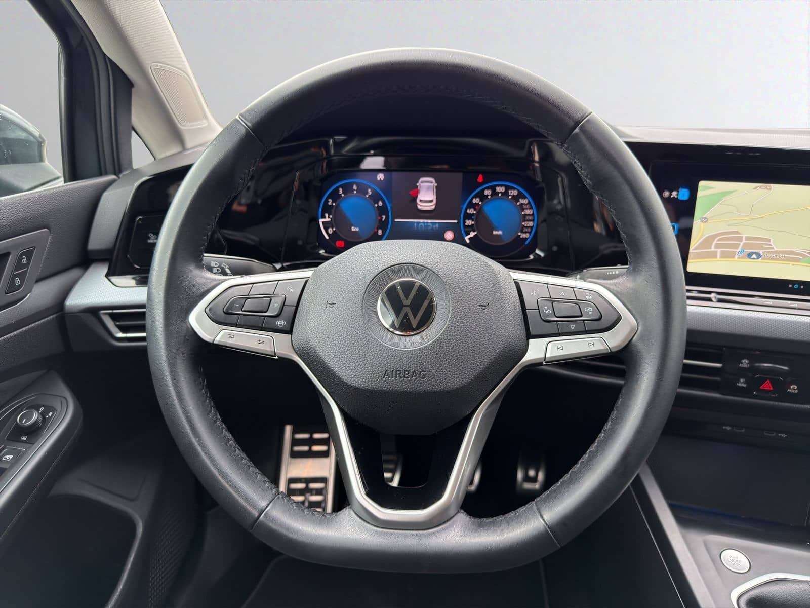 Volkswagen Golf 1.5 TSI Life Active AHK ACC Navi SHZ RFK 16 foto 13