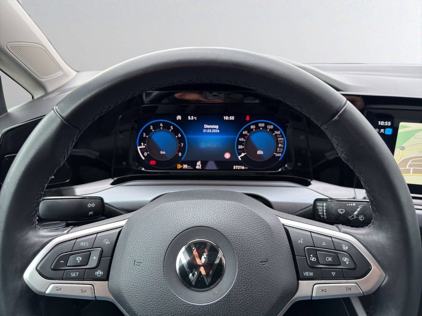 Volkswagen Golf 1.5 TSI Life Active AHK ACC Navi SHZ RFK 16 foto 15