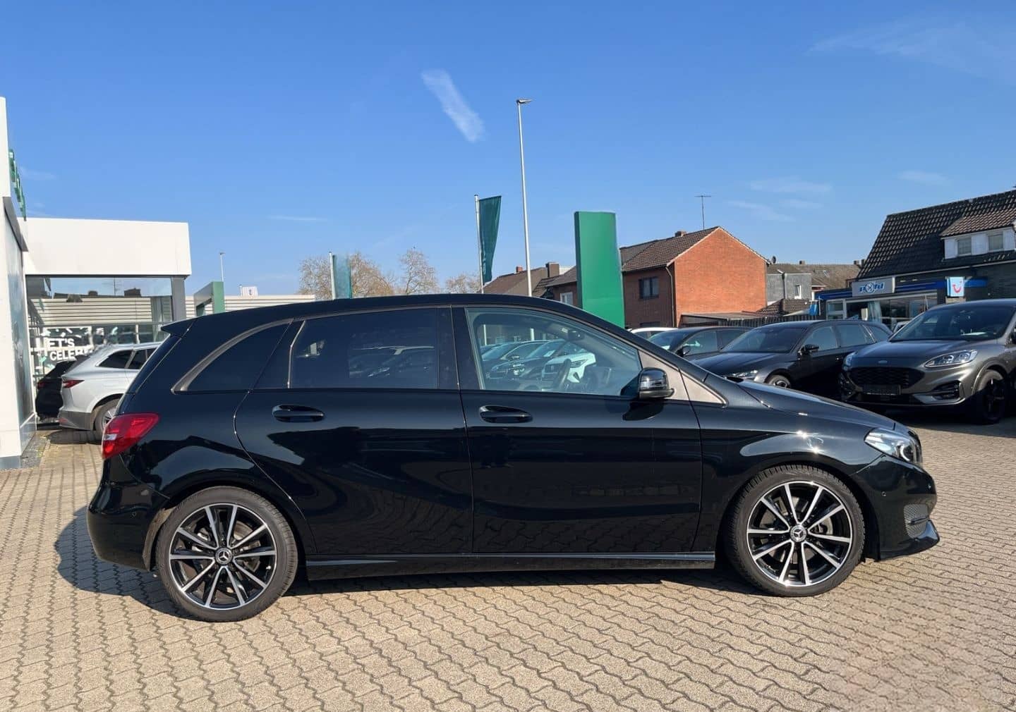 Mercedes-Benz B 250 URBAN 211 PS 4MATIC DCT LED KAMERA NAVI TE foto 4