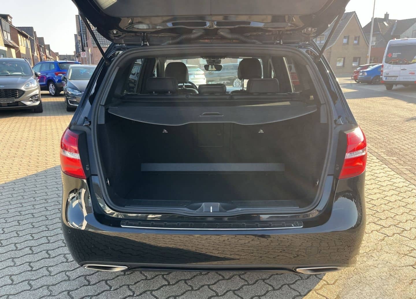 Mercedes-Benz B 250 URBAN 211 PS 4MATIC DCT LED KAMERA NAVI TE foto 7