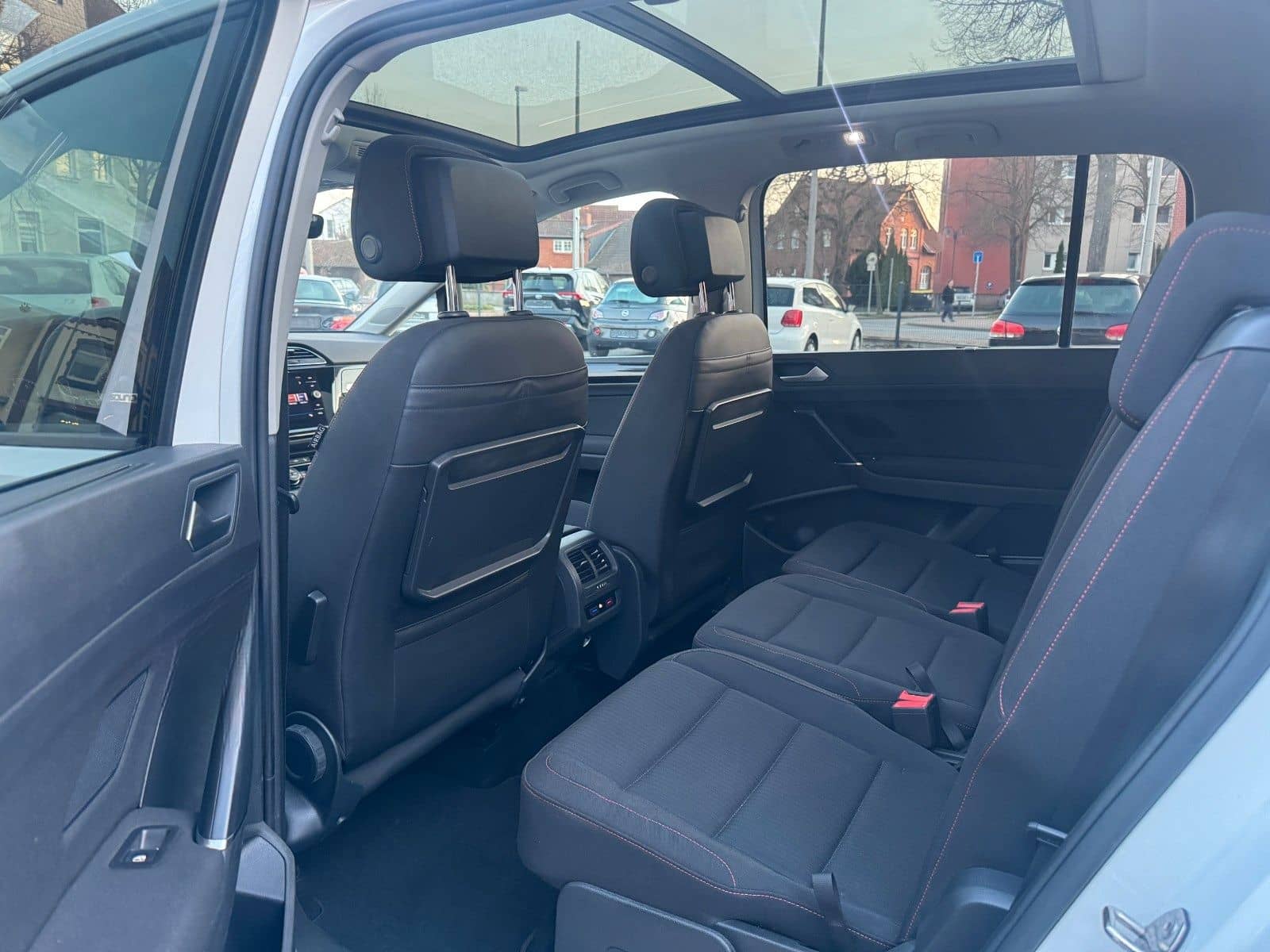 Volkswagen Touran 1.4 Sound*1.HAND*PANO*7 SITZER*ACC*DAB* foto 15