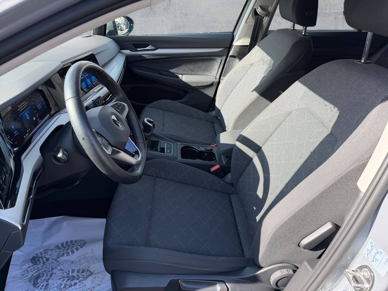 Volkswagen Golf VIII 1.5 TSI LIFE LEDplus+NAVI+ACC+SHZ+RFK foto 12