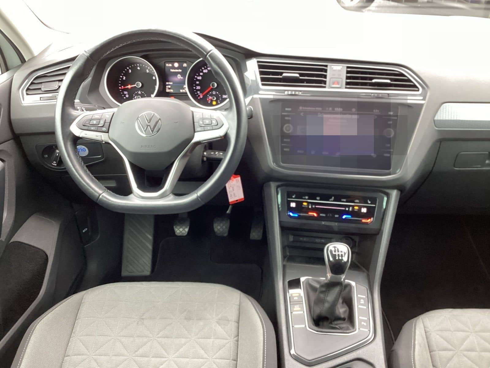 Volkswagen Tiguan 1.5TSI Life Navi LED AHK foto 8