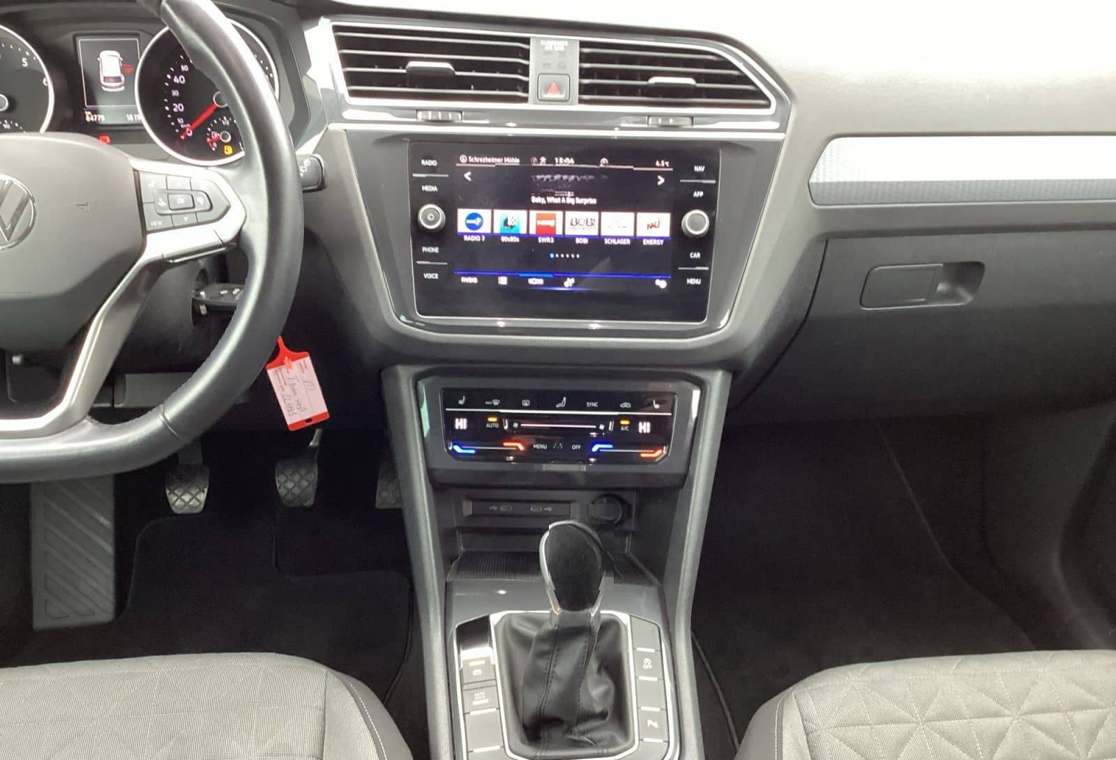 Volkswagen Tiguan 1.5TSI Life Navi LED AHK foto 9